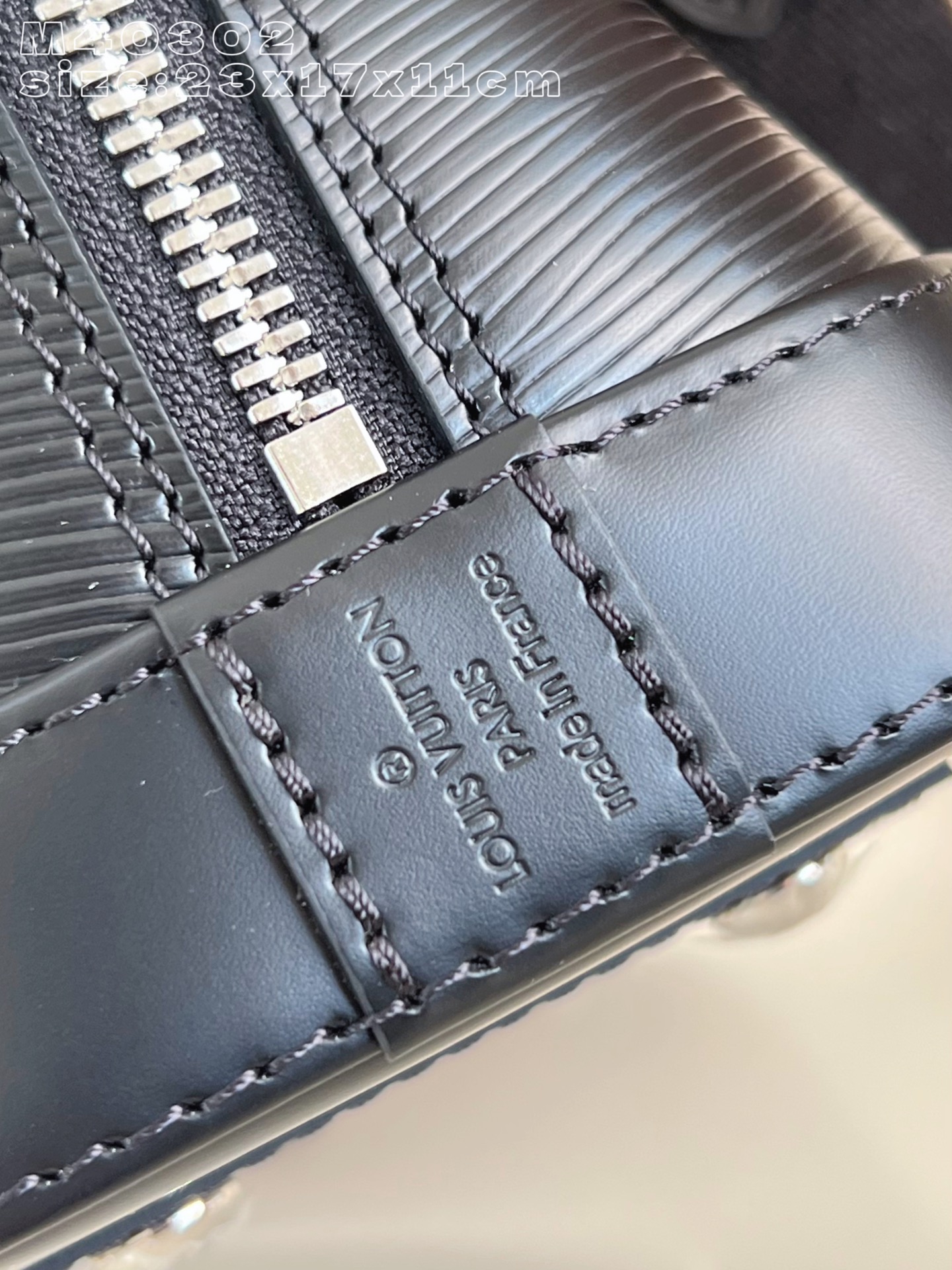 Louis Vuitton Basic Bag M-l