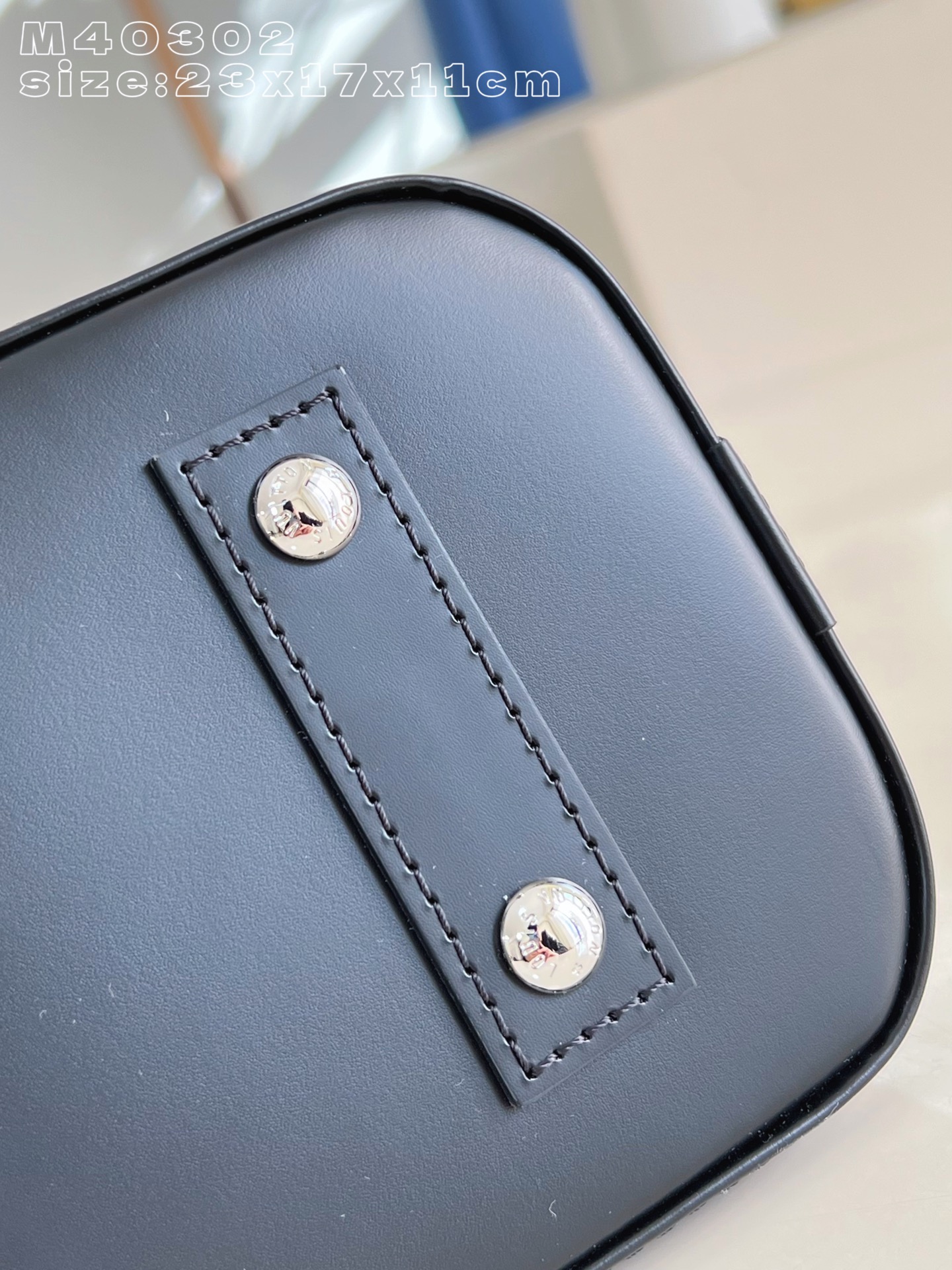 Louis Vuitton Basic Bag M-l