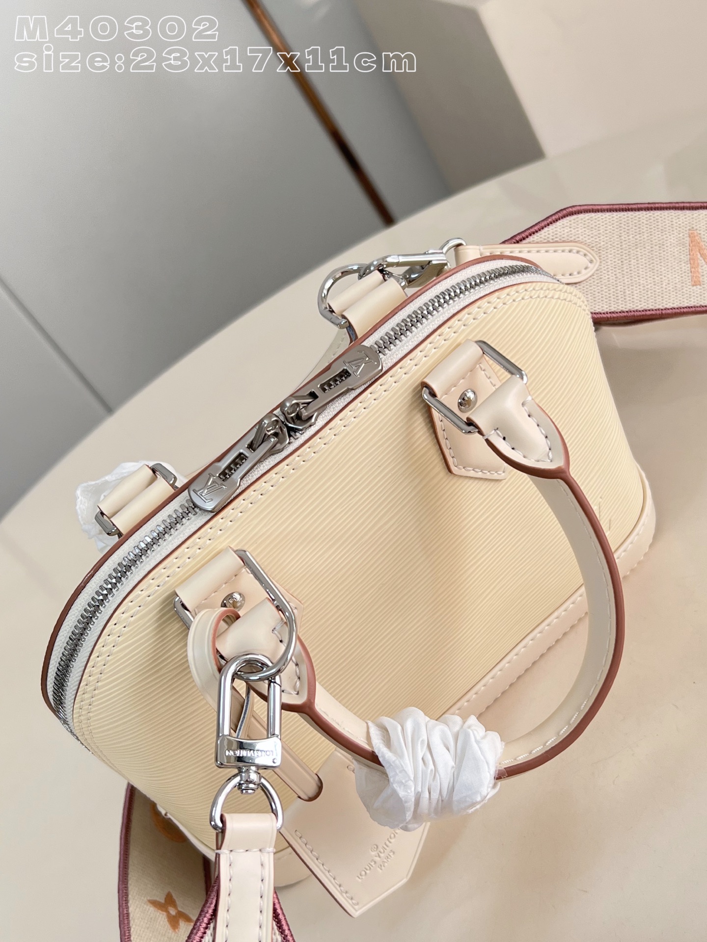 Louis Vuitton Basic Bag M-l