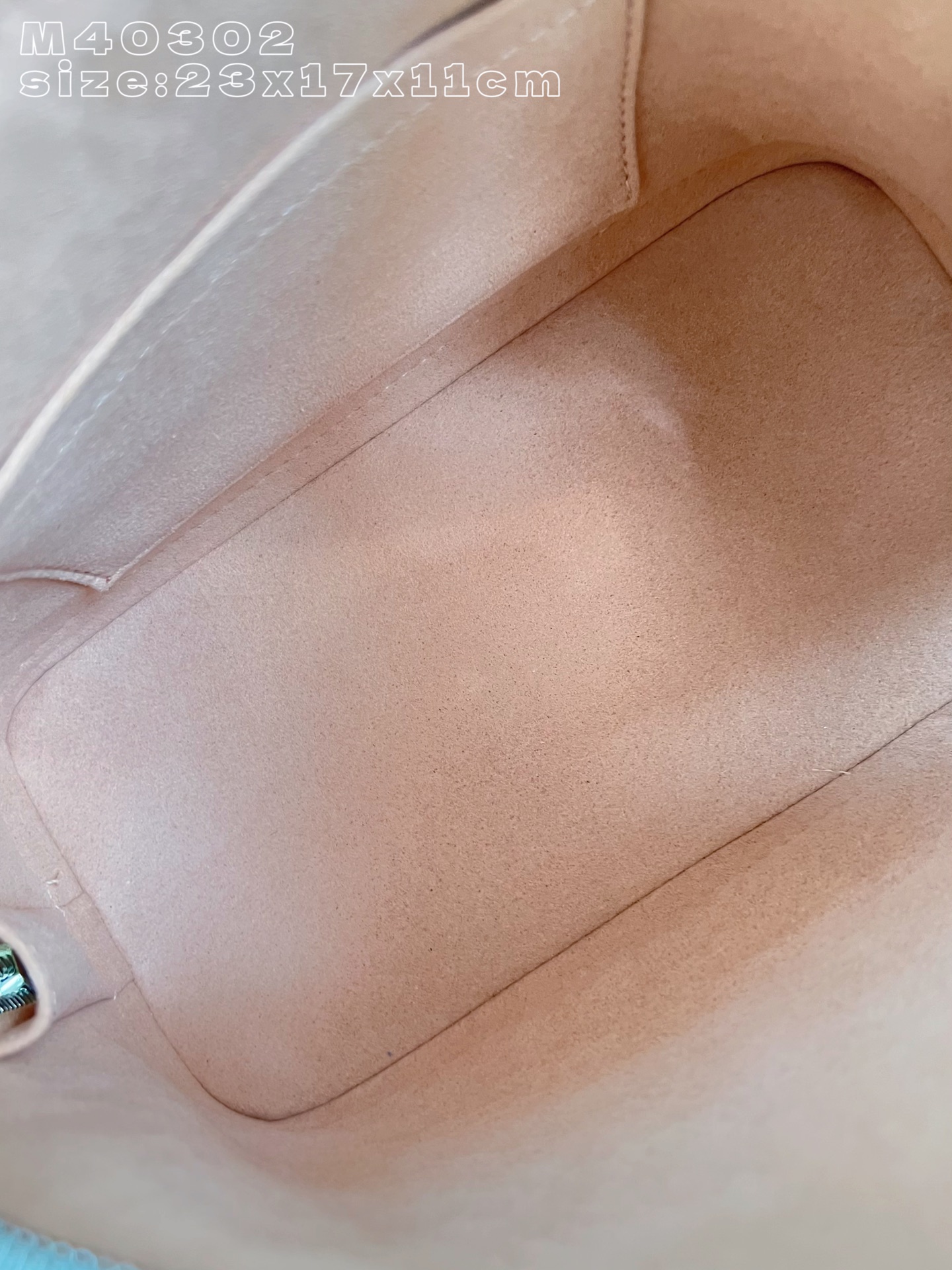 Louis Vuitton Basic Bag M-l