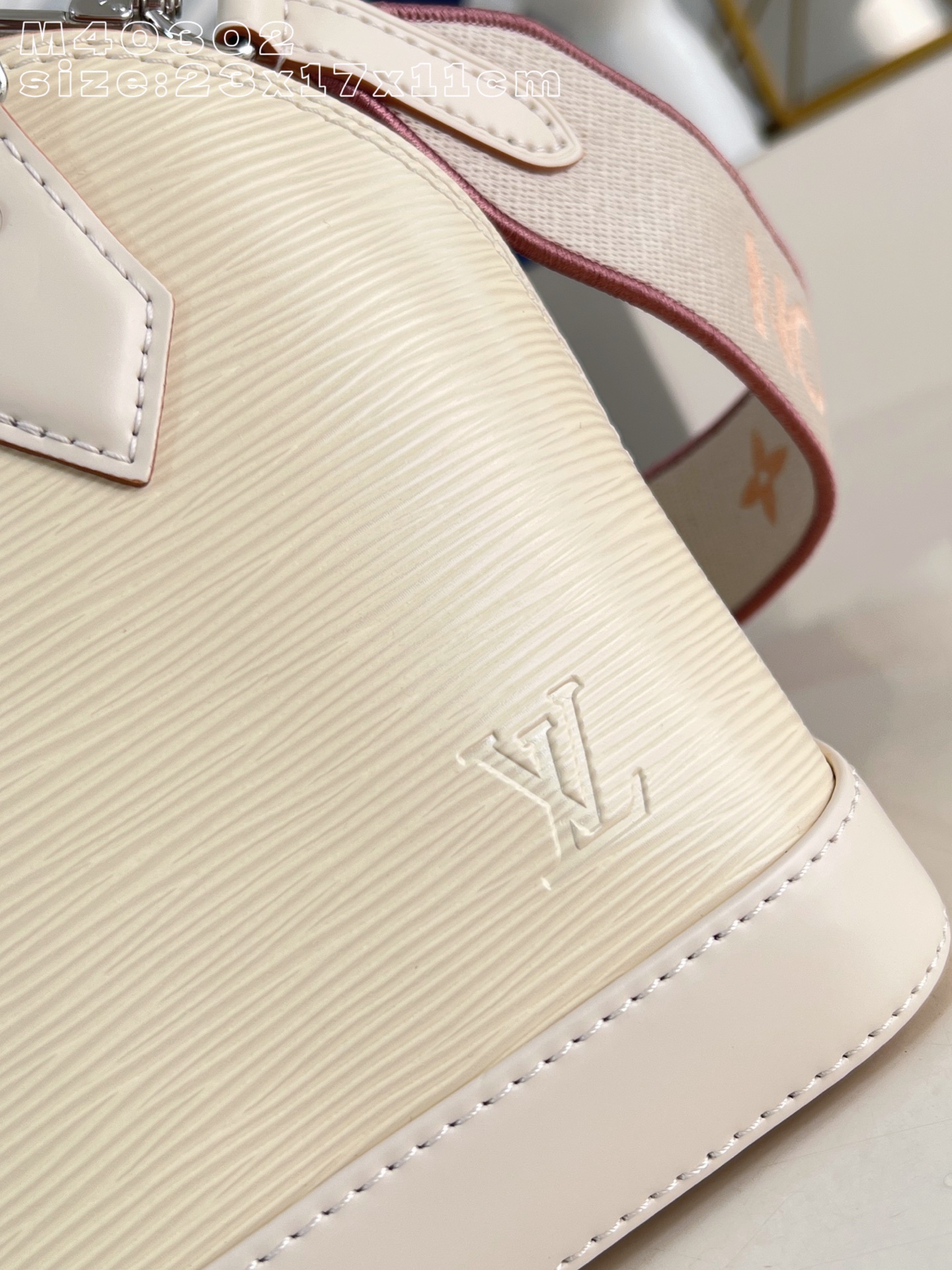 Louis Vuitton Basic Bag M-l