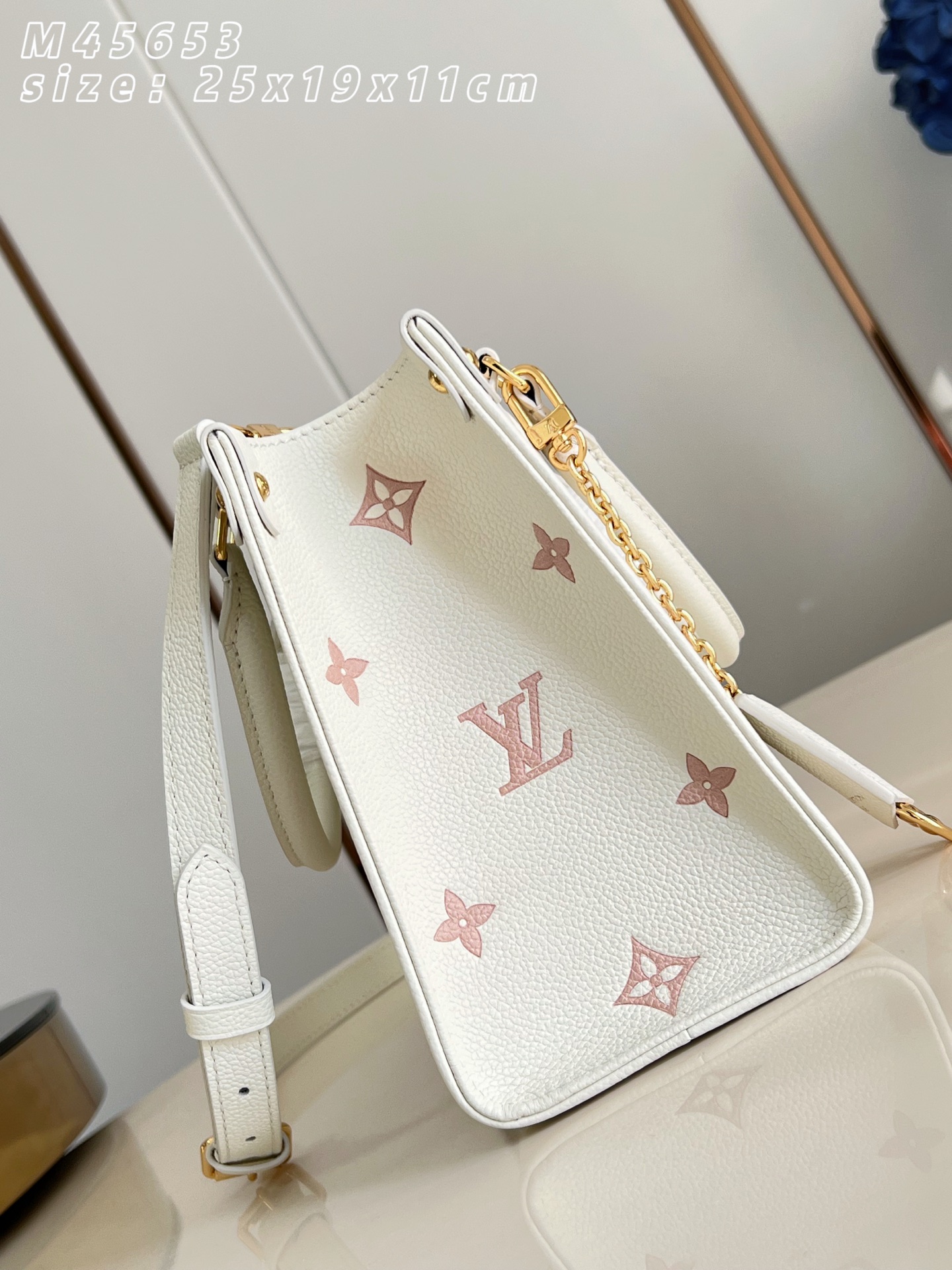 Louis Vuitton Basic Bag M