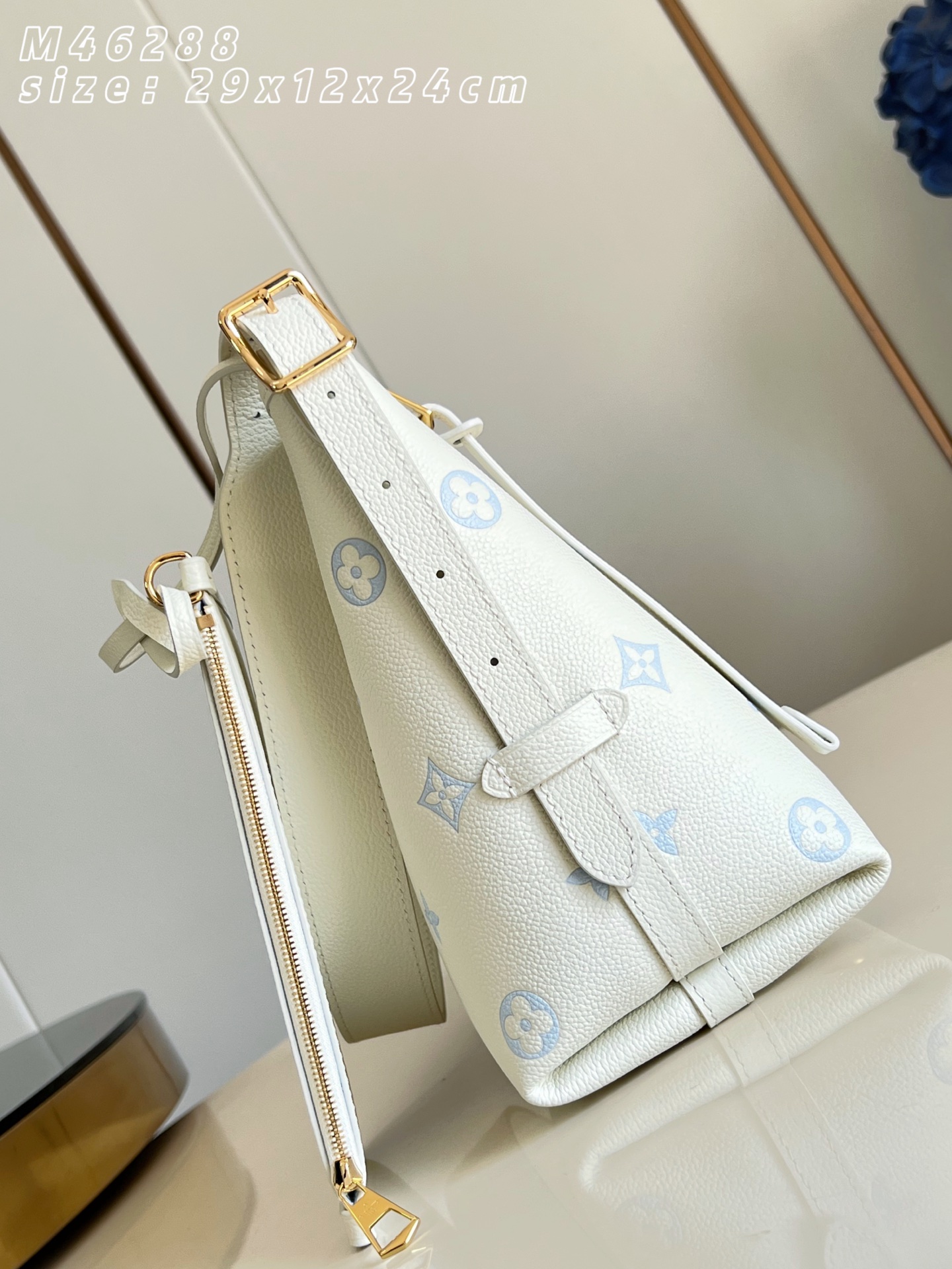 Louis Vuitton Basic Bag M-l