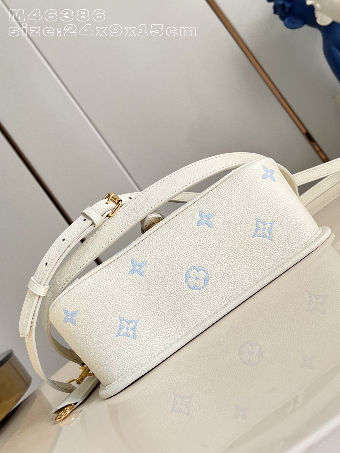 Louis Vuitton Basic Bag M-l