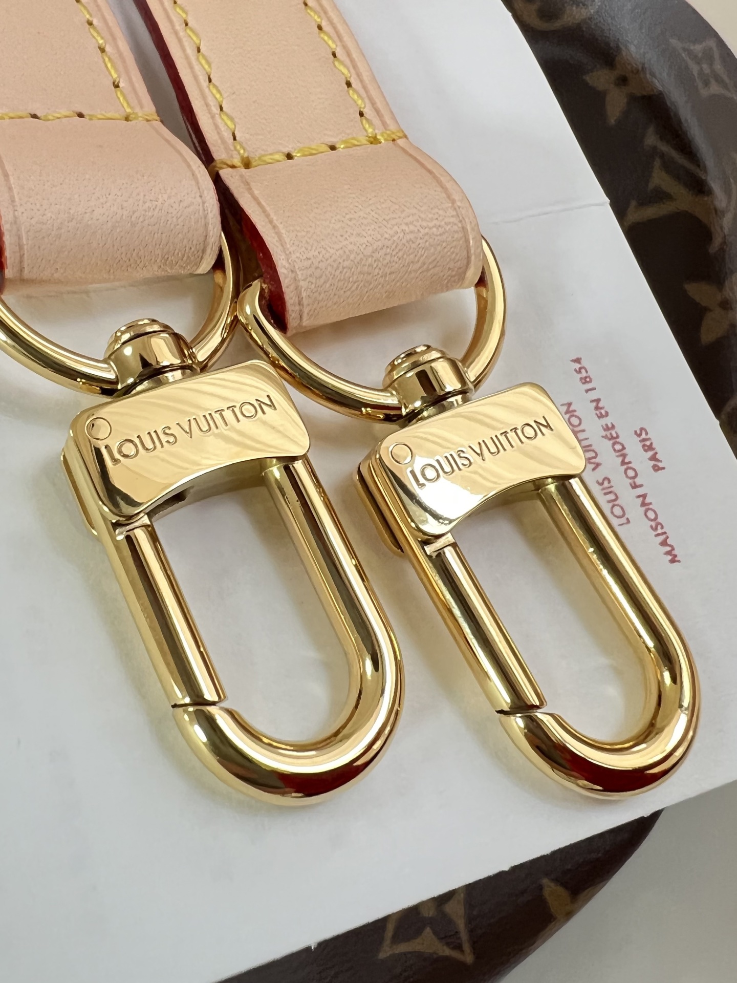 Louis Vuitton Basic Bag Canvas M-l-s