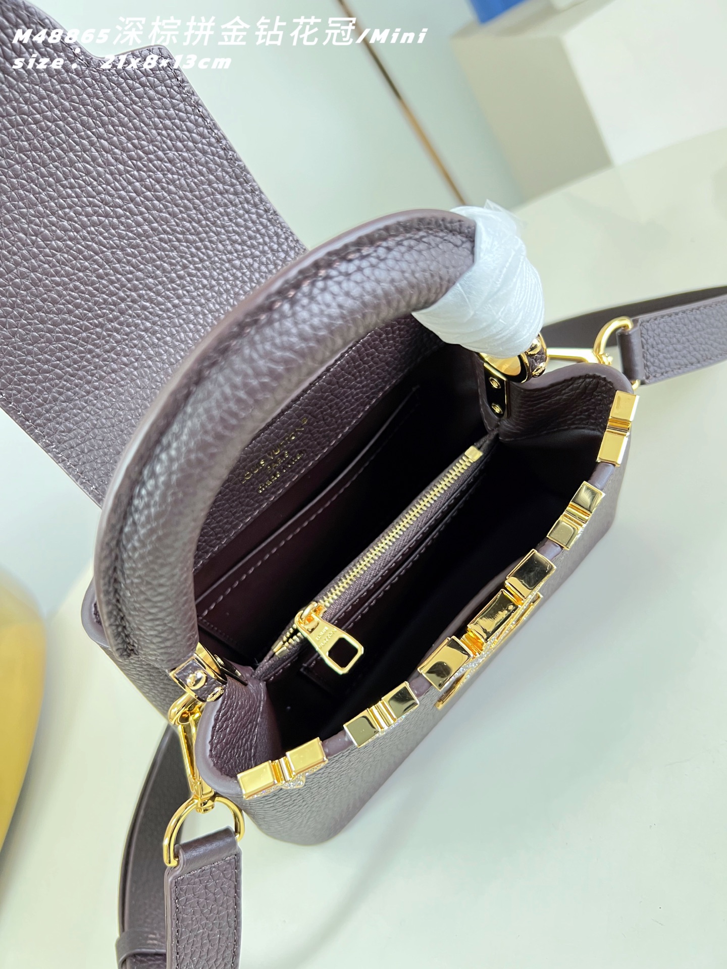 Louis Vuitton Basic Bag Cow Leather M-l-s