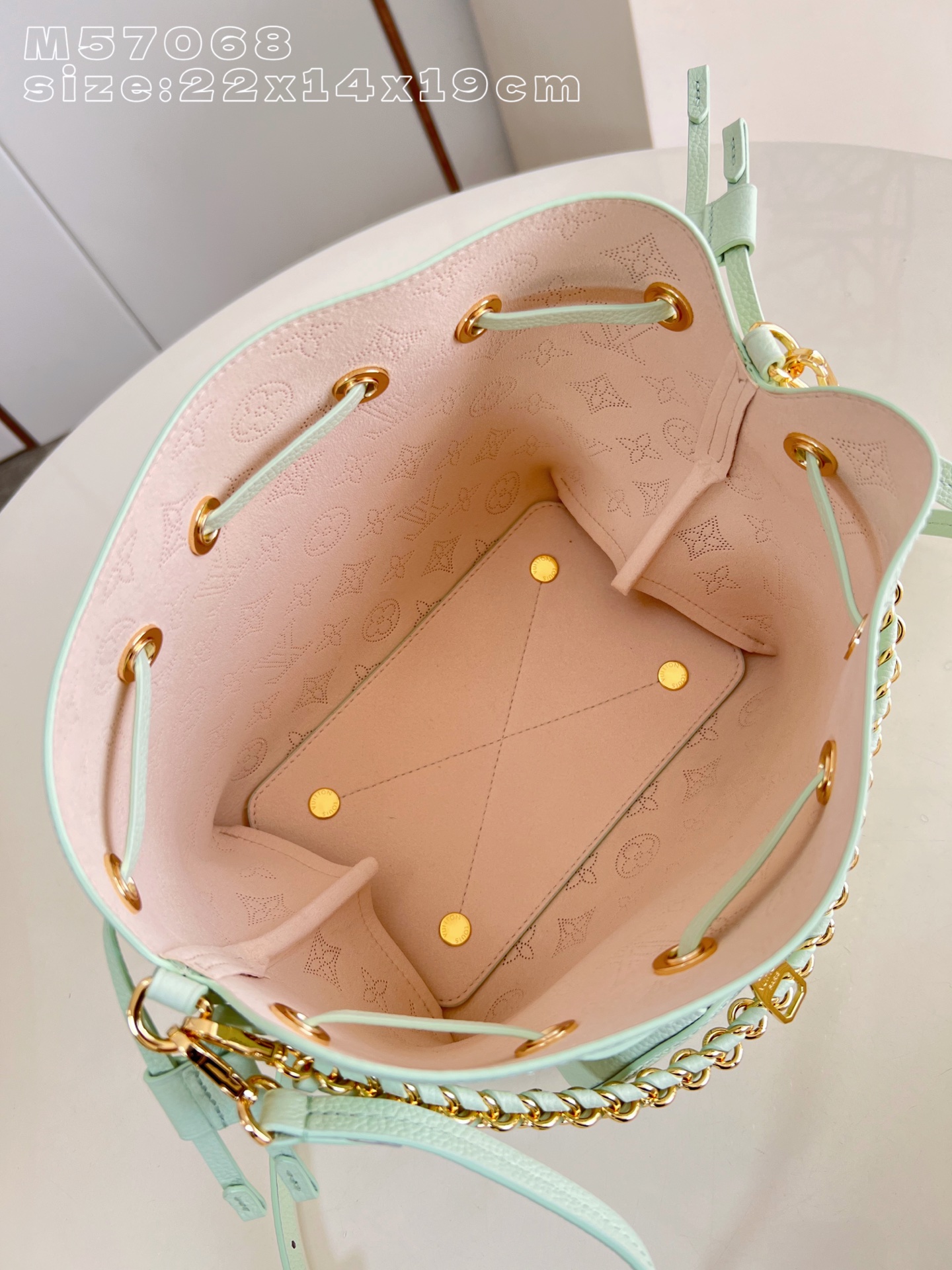 Louis Vuitton Basic Bag M-l