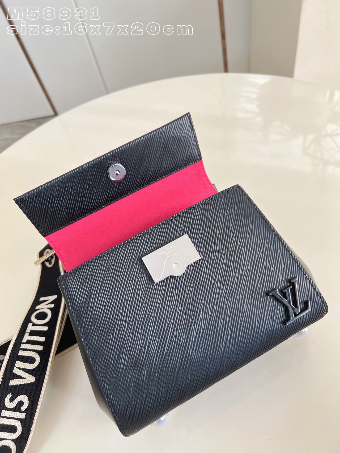Louis Vuitton Basic Bag M-l