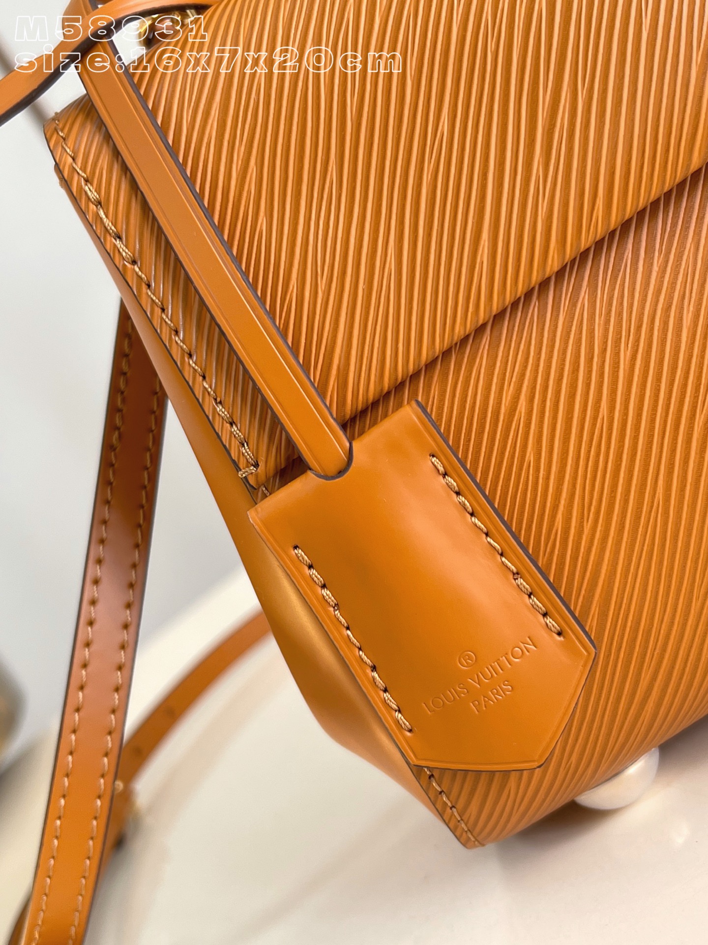 Louis Vuitton Basic Bag M-l