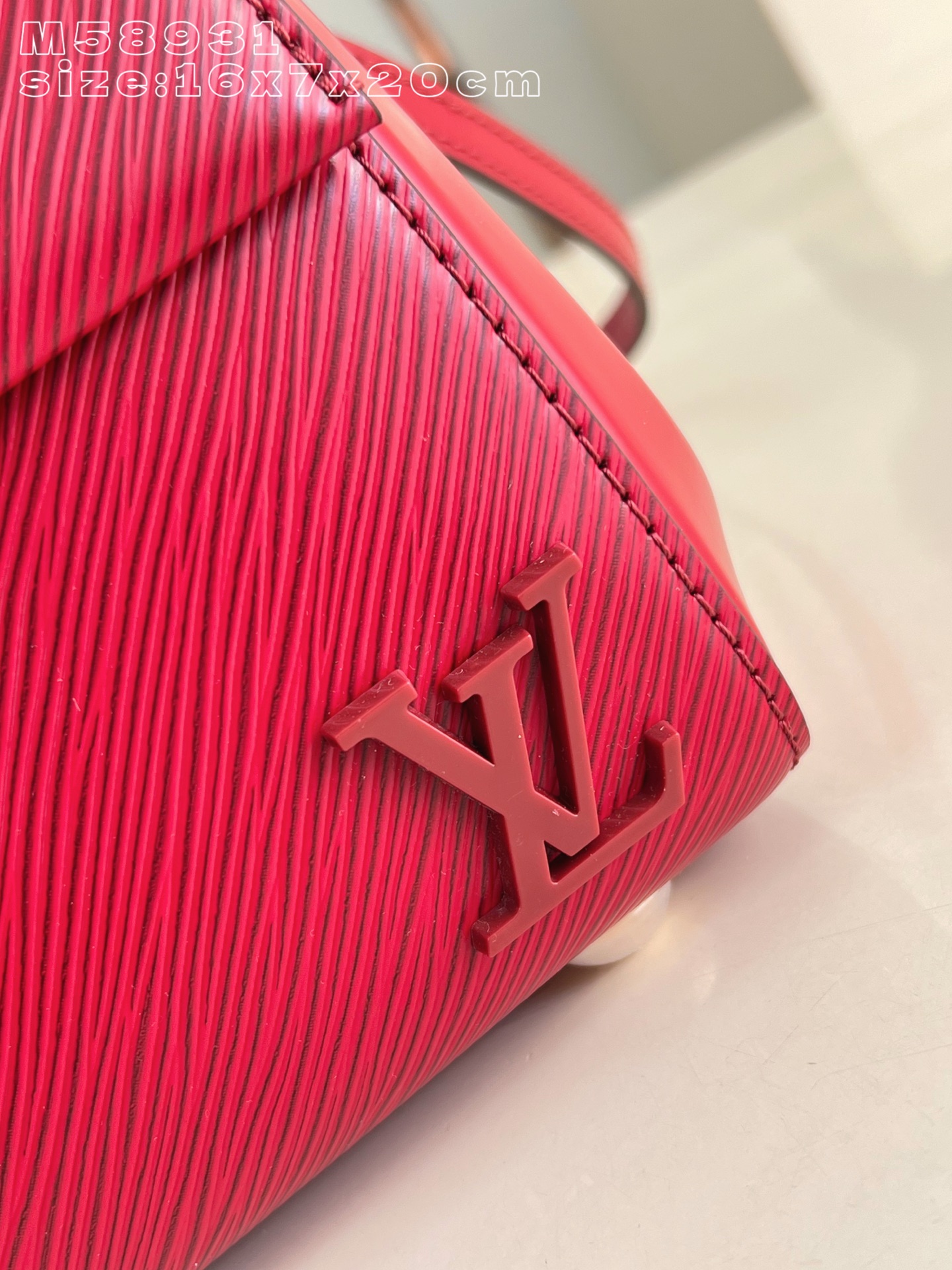 Louis Vuitton Basic Bag M-l