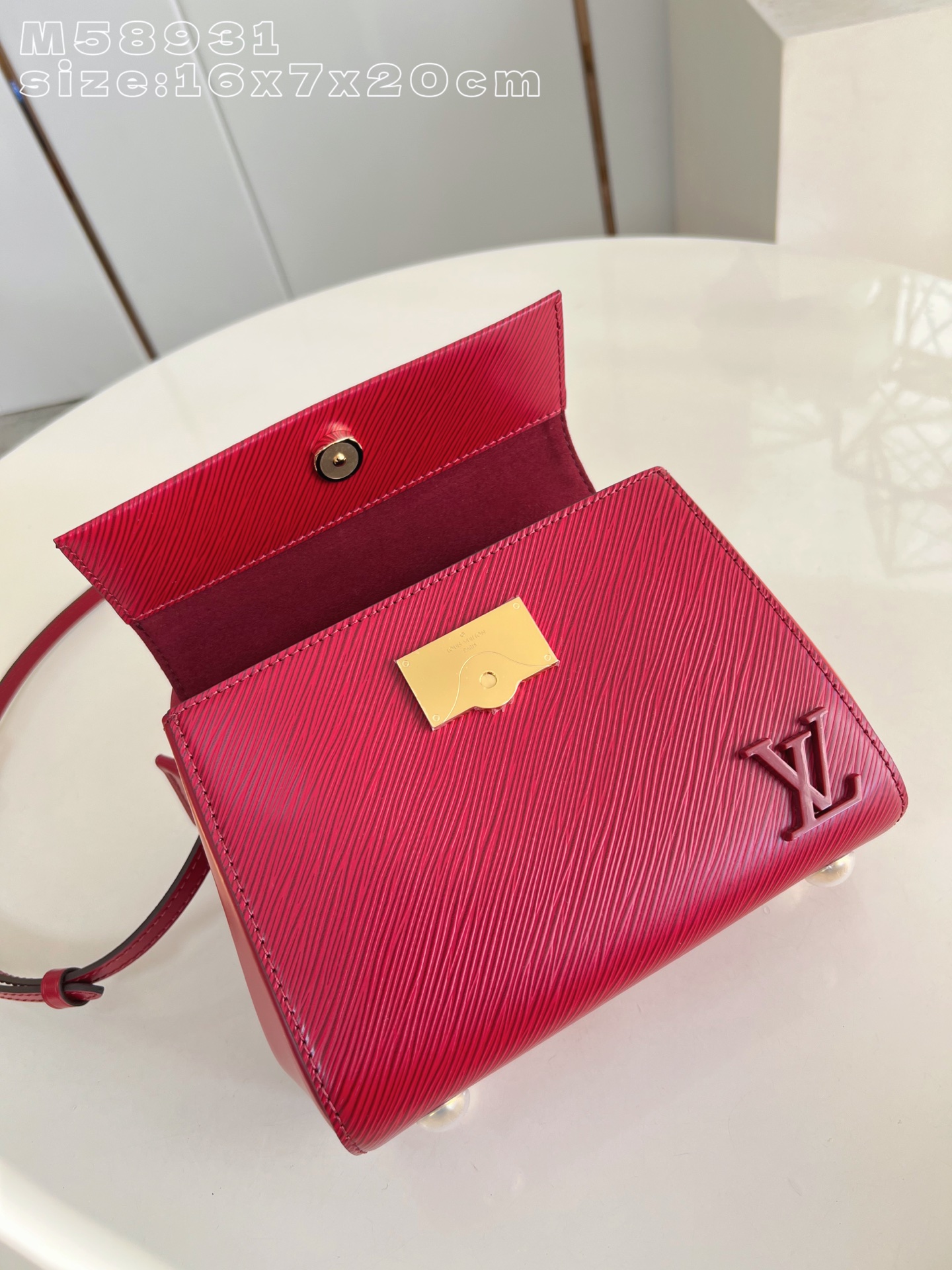 Louis Vuitton Basic Bag M-l