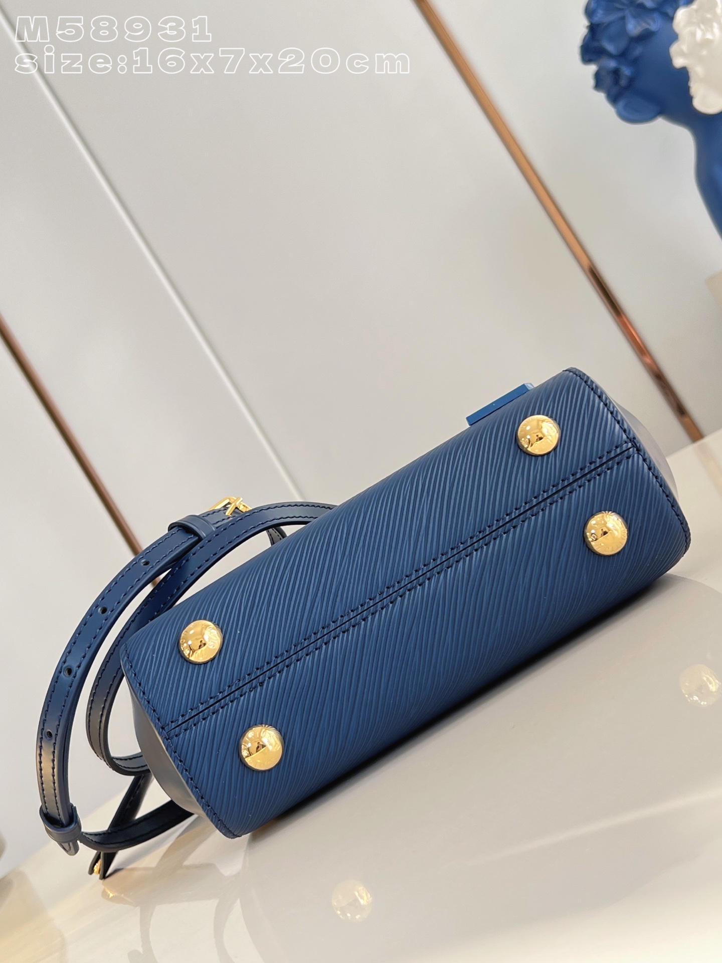 Louis Vuitton Basic Bag M-l