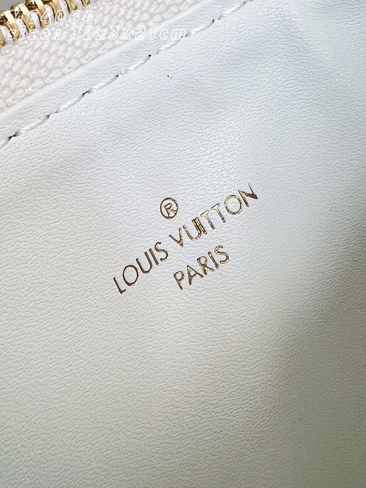 Louis Vuitton Basic Bag M-l-s