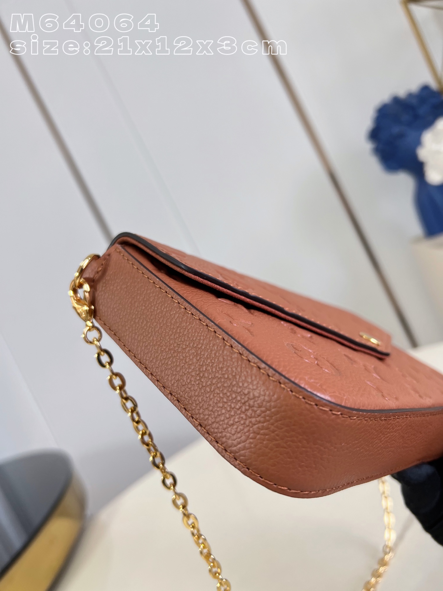 Louis Vuitton Basic Bag M-l