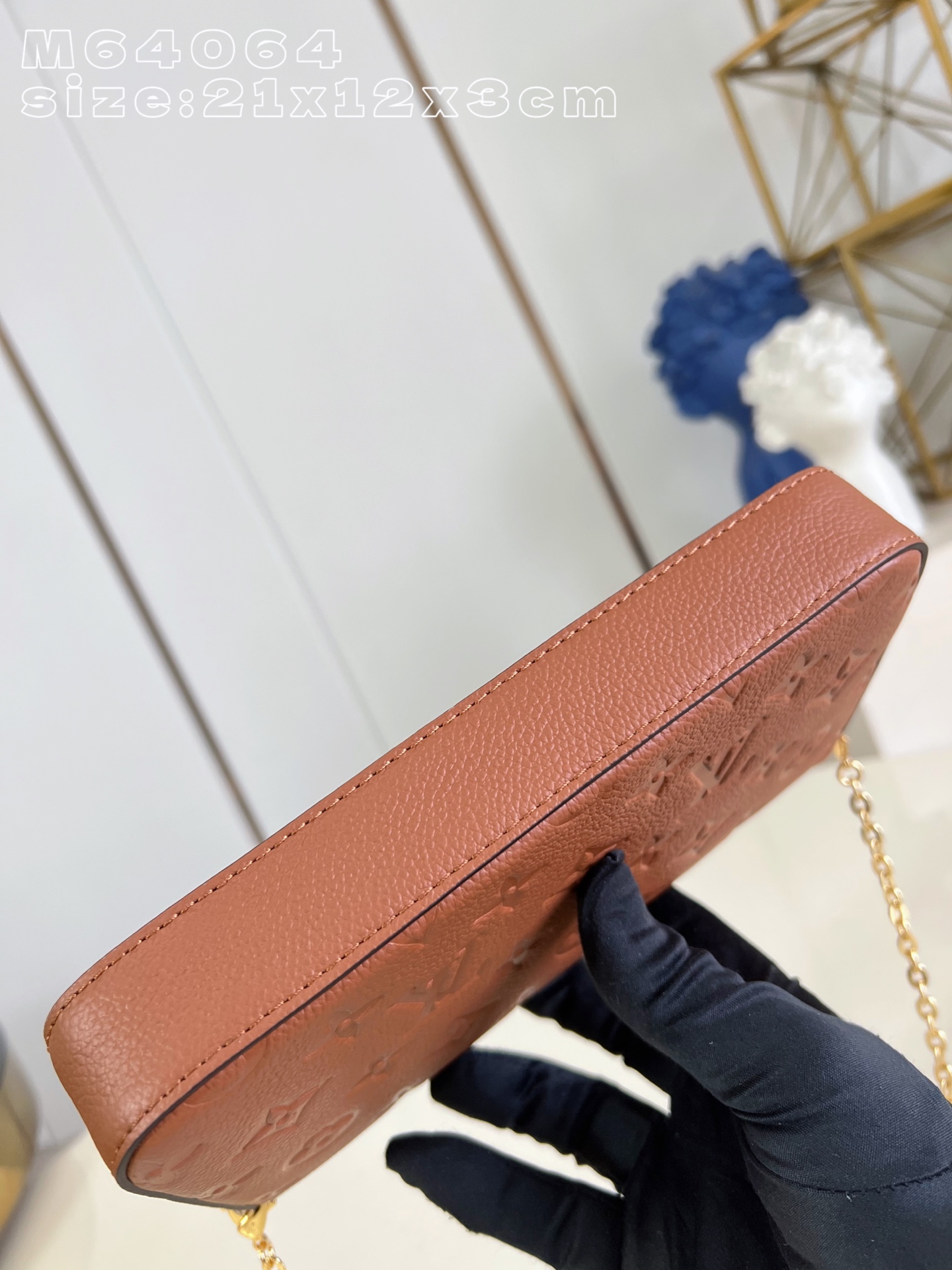 Louis Vuitton Basic Bag M-l