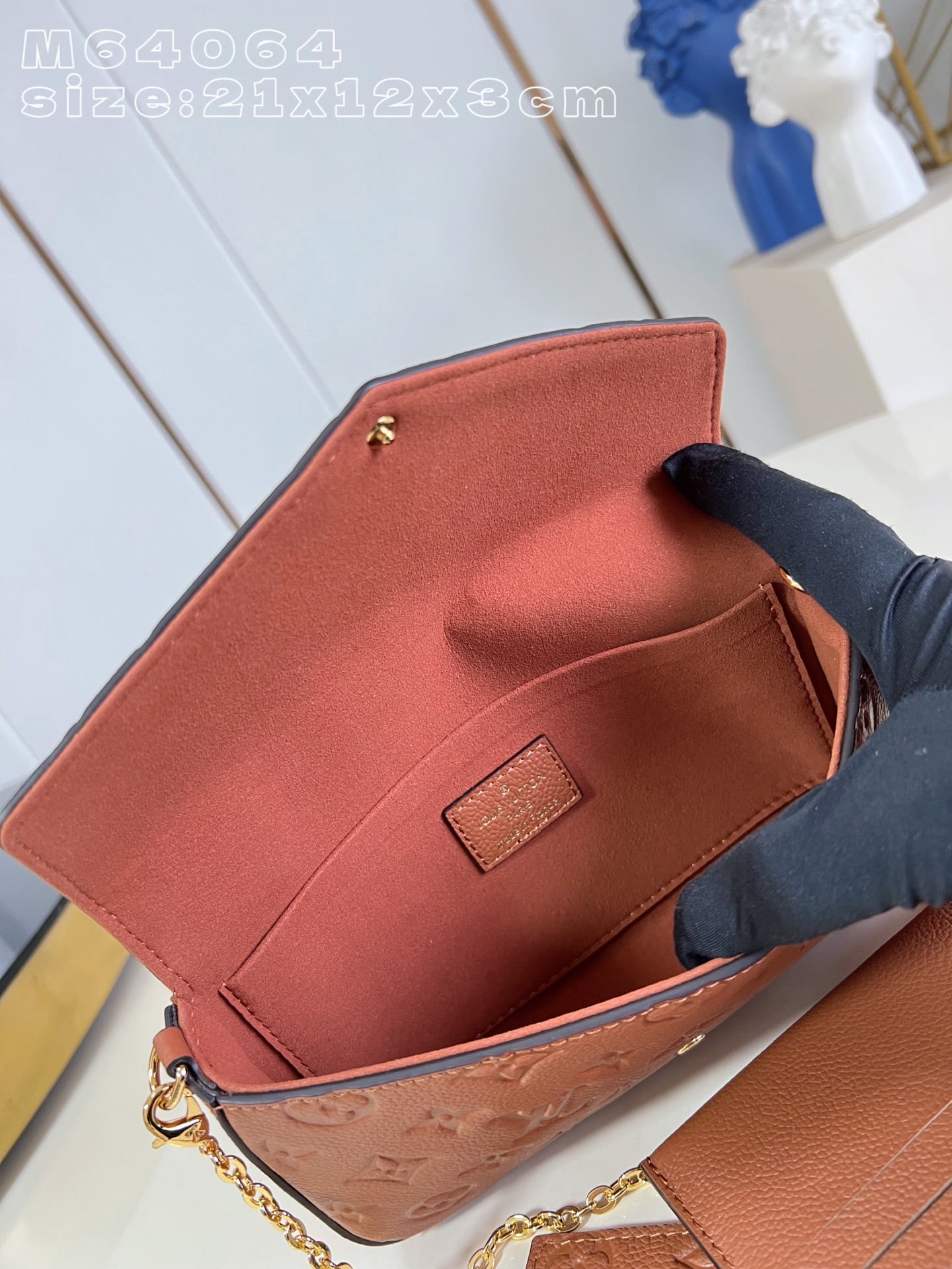 Louis Vuitton Basic Bag M-l