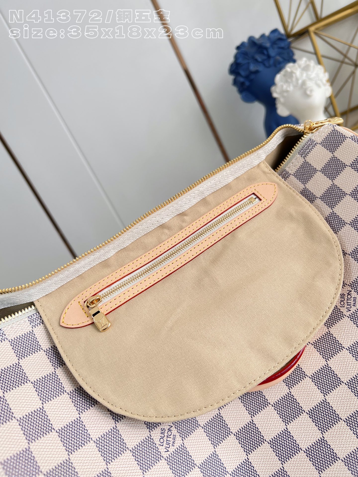 Louis Vuitton Basic Bag Canvas M-l-s