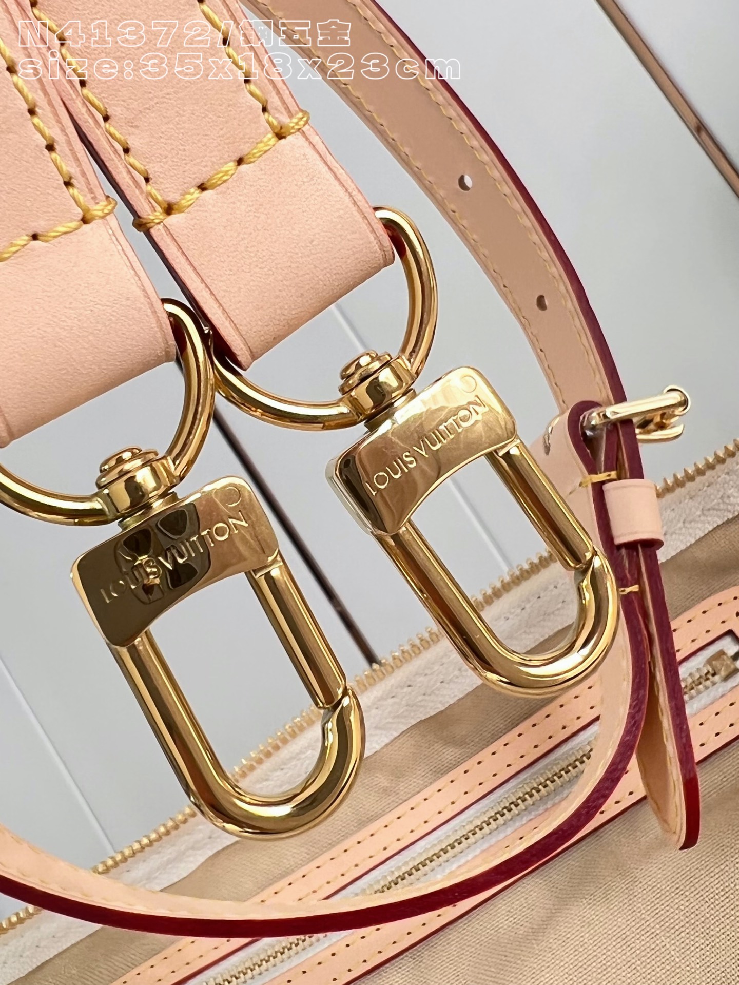 Louis Vuitton Basic Bag Canvas M-l-s