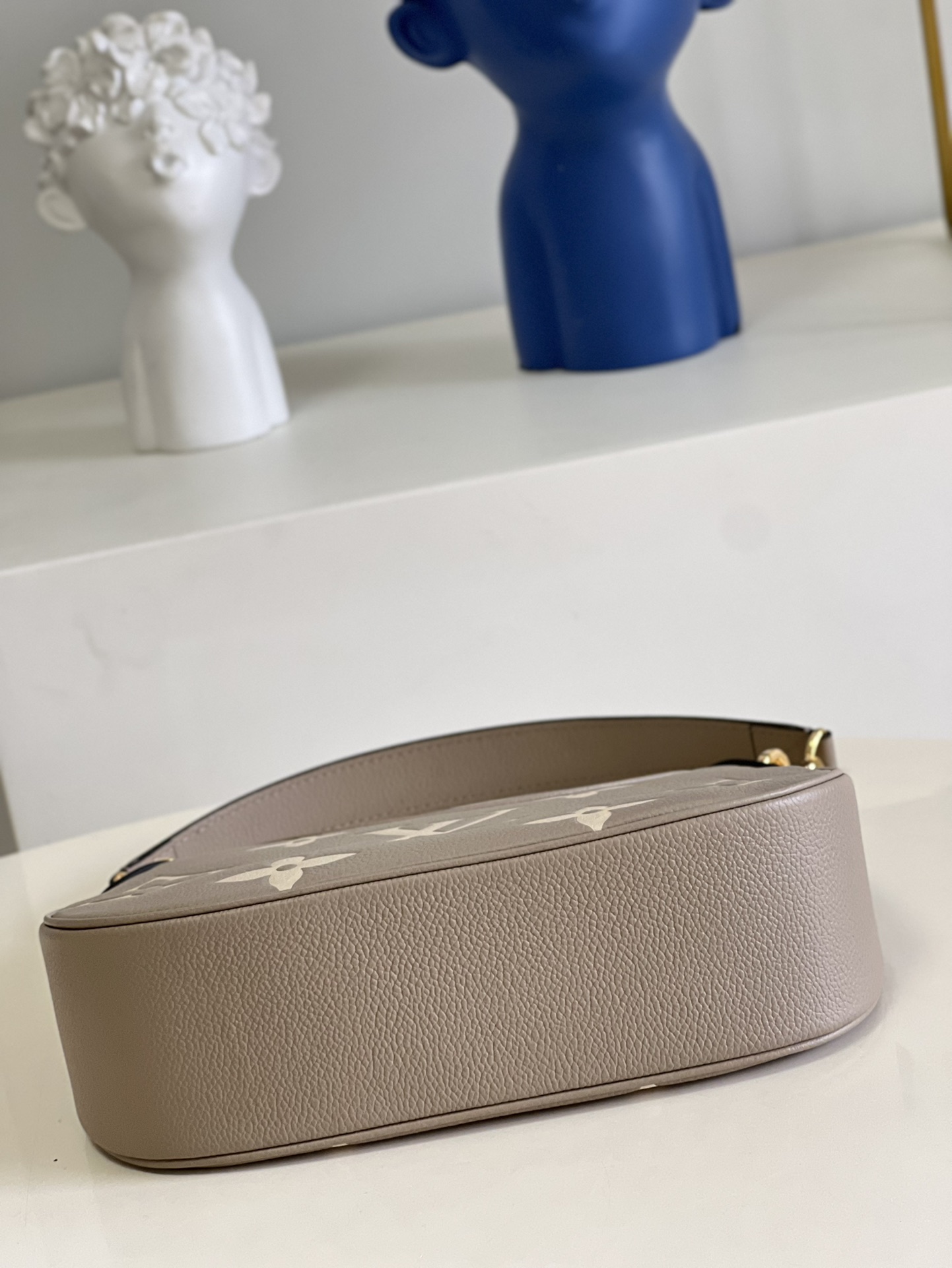 Louis Vuitton Basic Bag M-l