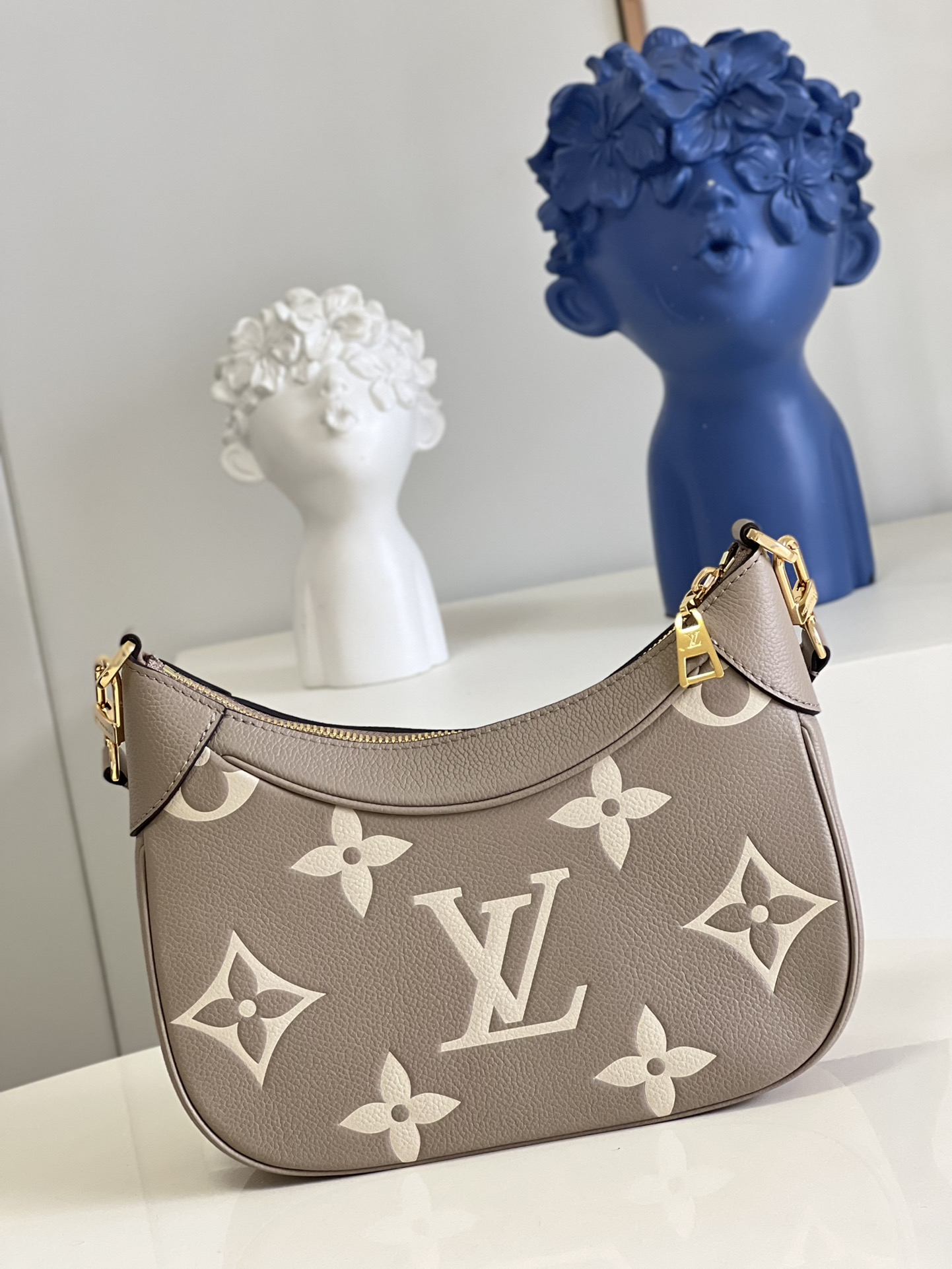 Louis Vuitton Basic Bag M-l