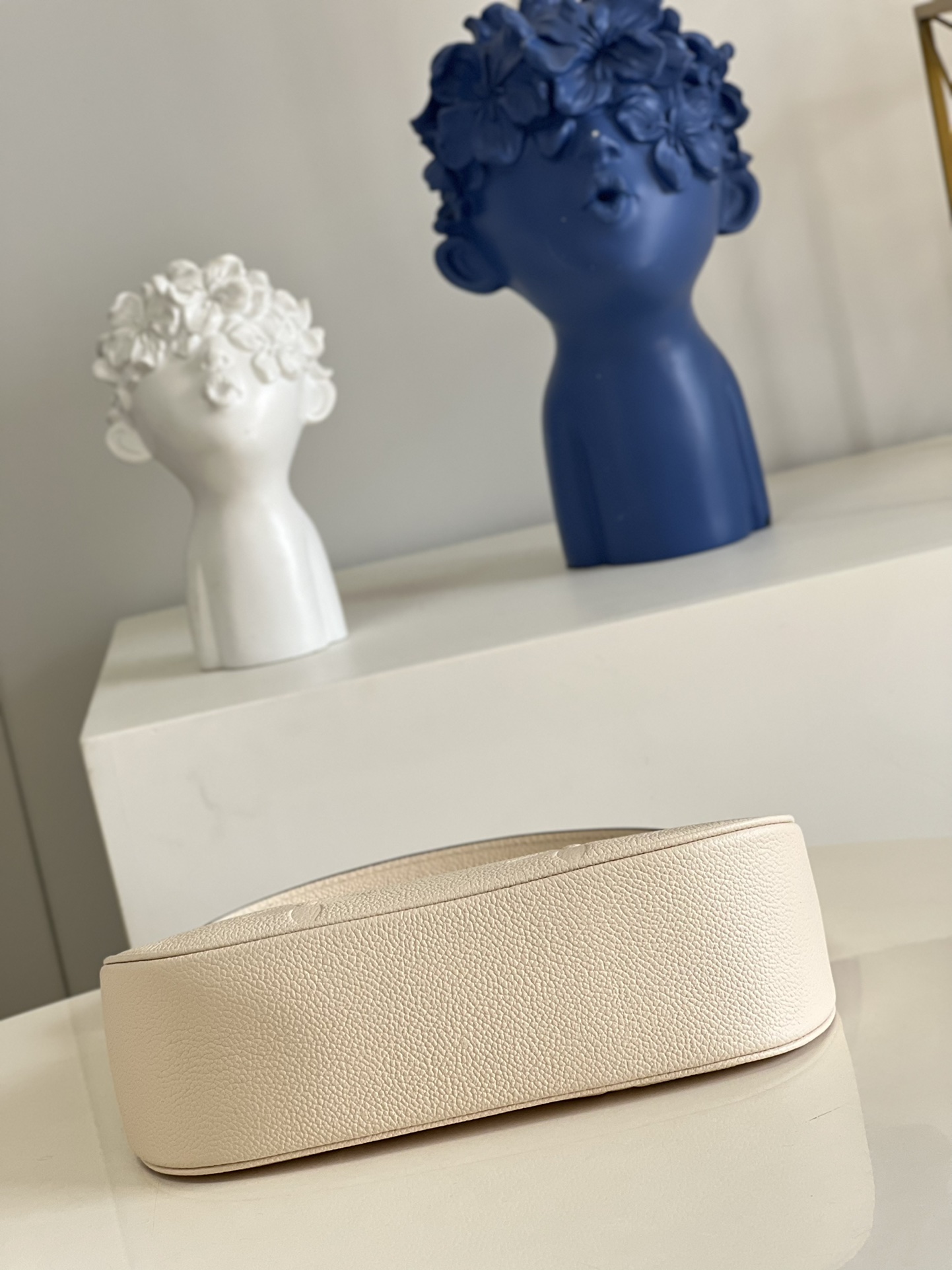 Louis Vuitton Basic Bag M-l