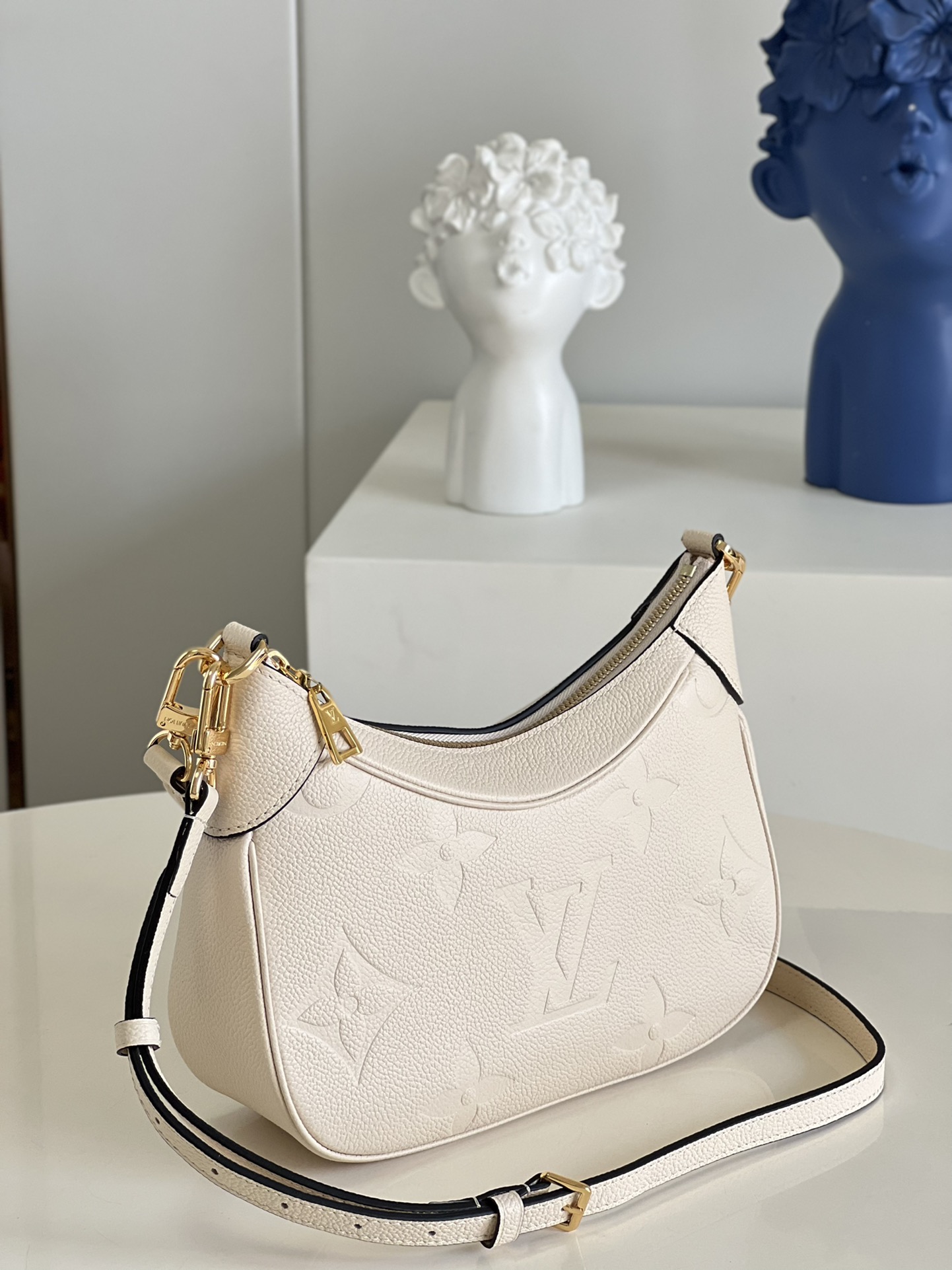 Louis Vuitton Basic Bag M-l