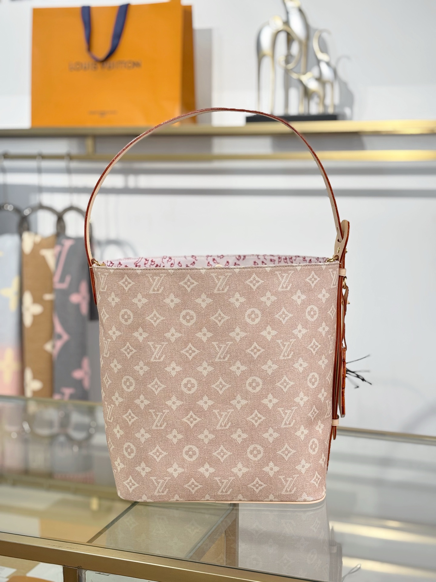 Louis Vuitton Basic Bag 18cm-m-l