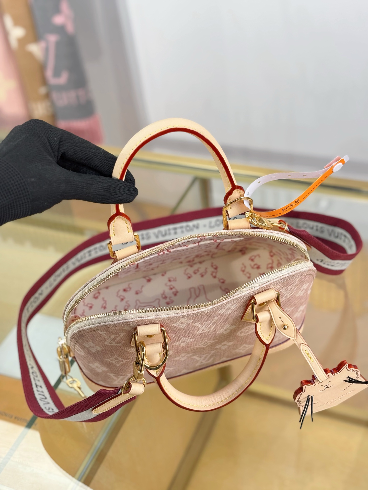 Louis Vuitton Basic Bag M-l