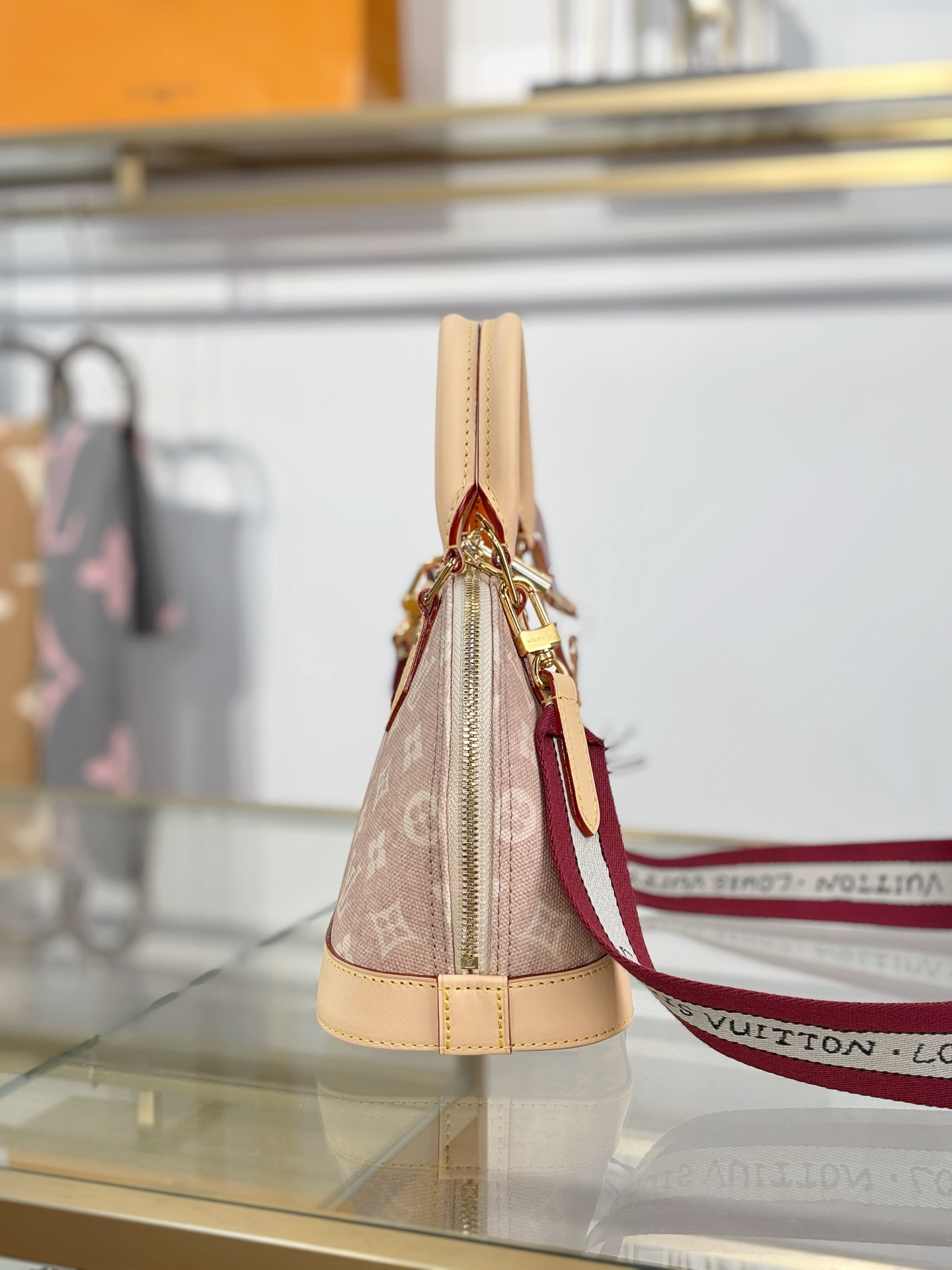 Louis Vuitton Basic Bag M-l