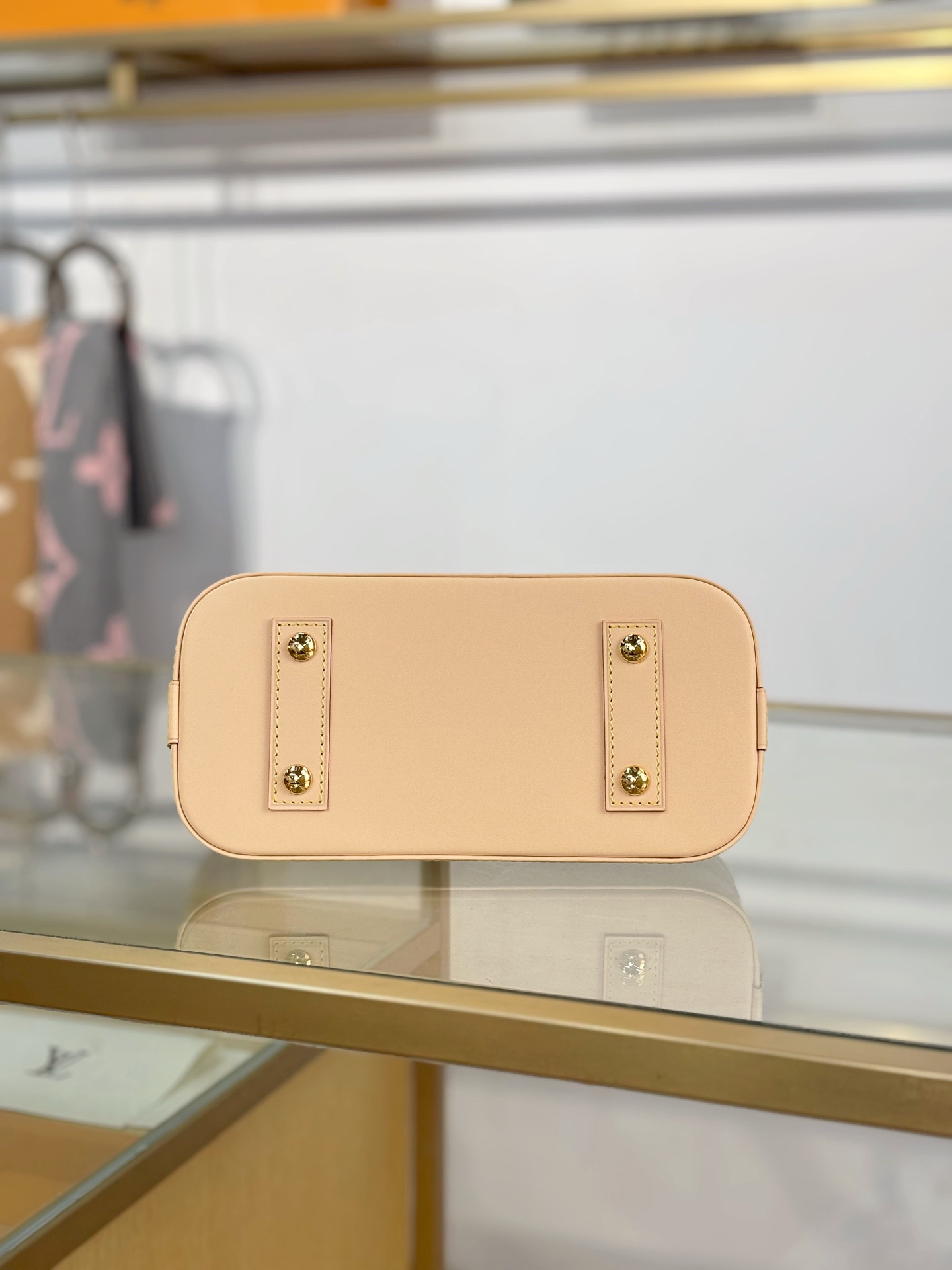 Louis Vuitton Basic Bag M-l