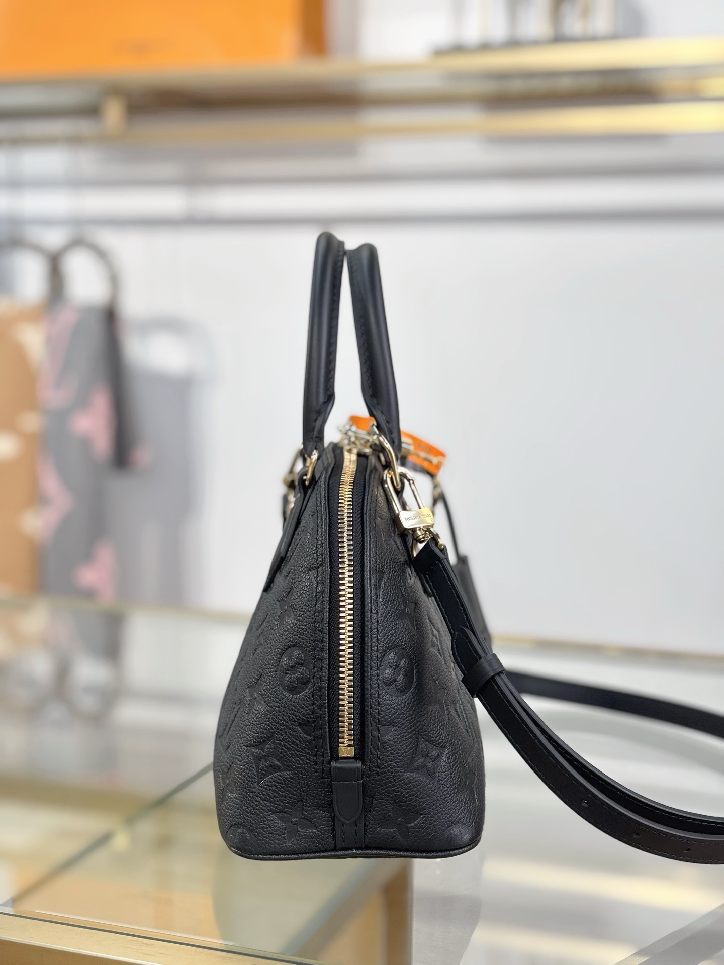 Louis Vuitton Basic Bag Black M-l