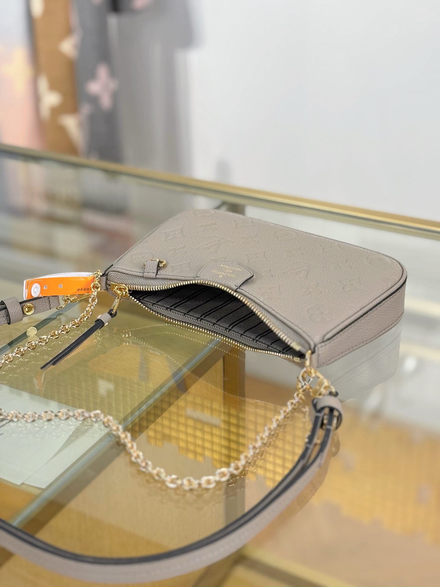 Louis Vuitton Basic Bag M-s