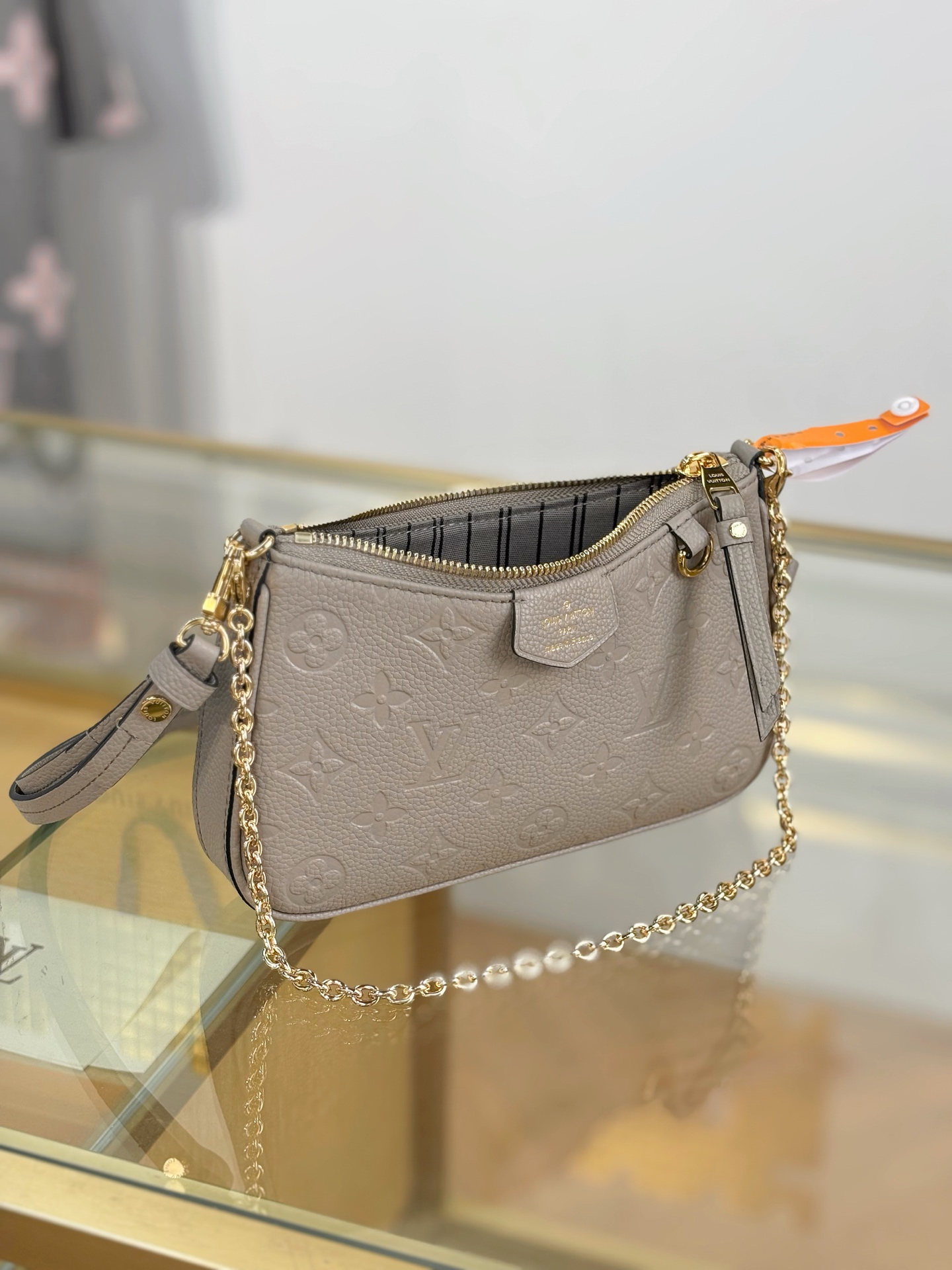 Louis Vuitton Basic Bag M-s