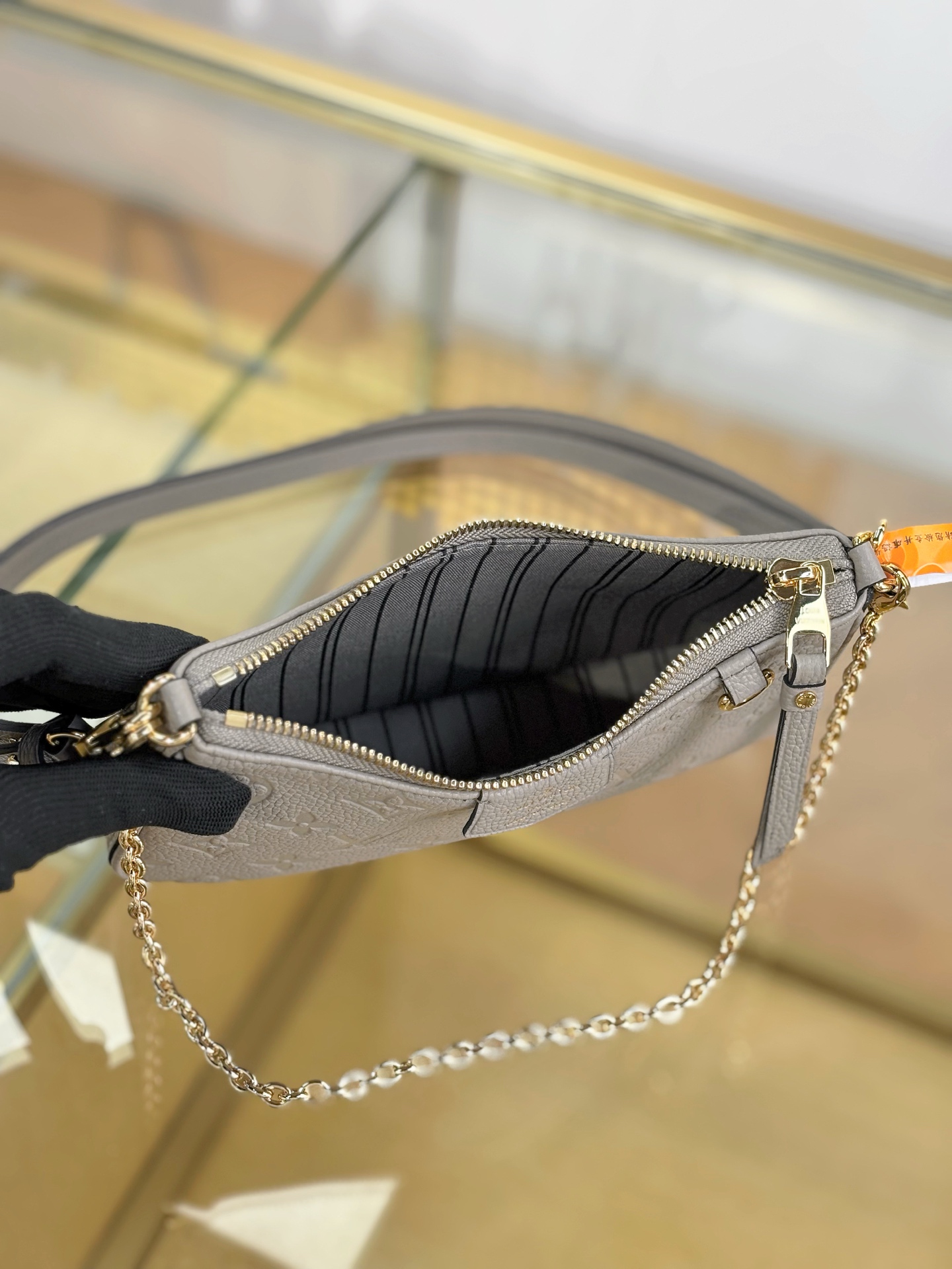 Louis Vuitton Basic Bag M-s