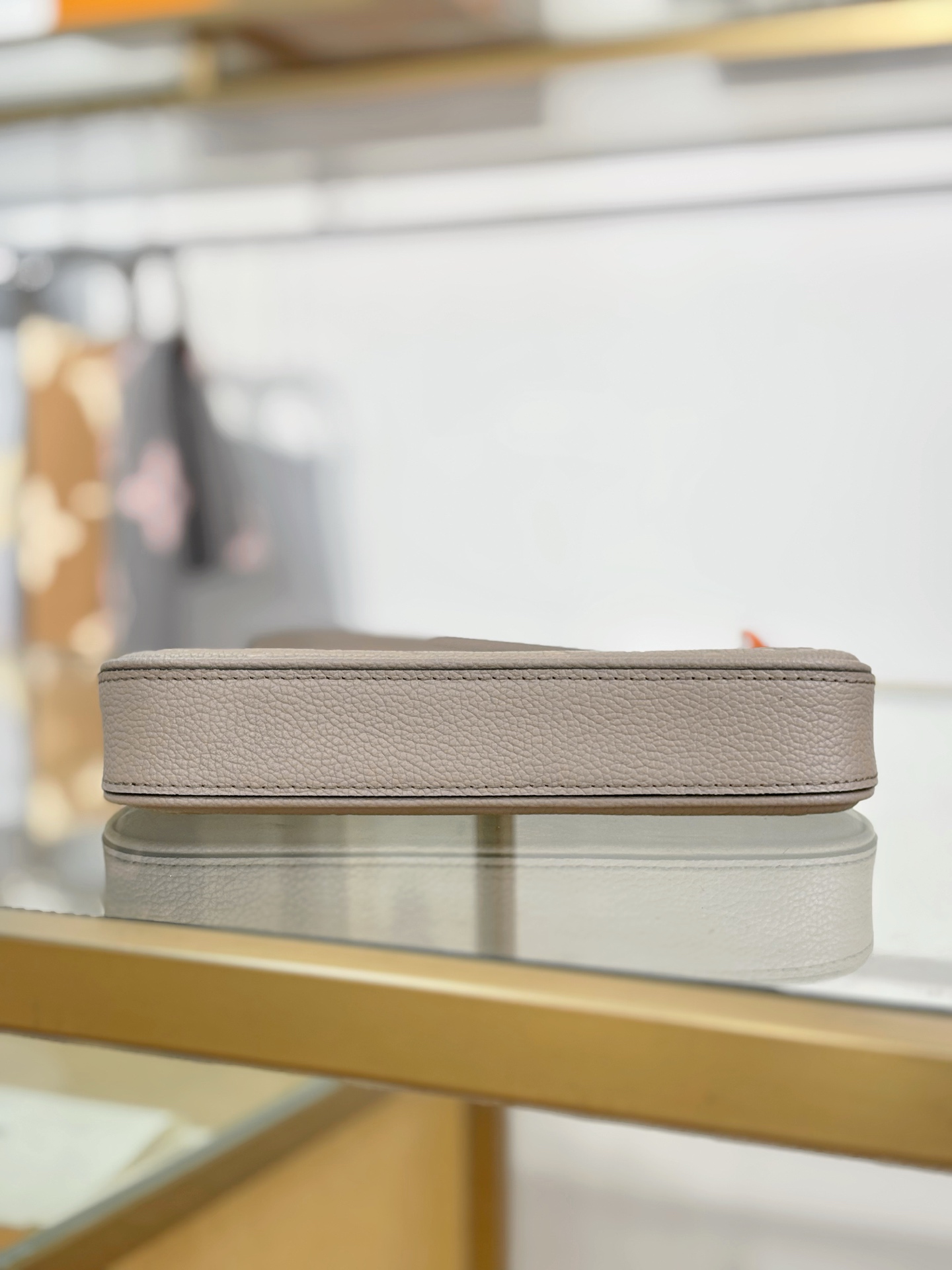 Louis Vuitton Basic Bag M-s