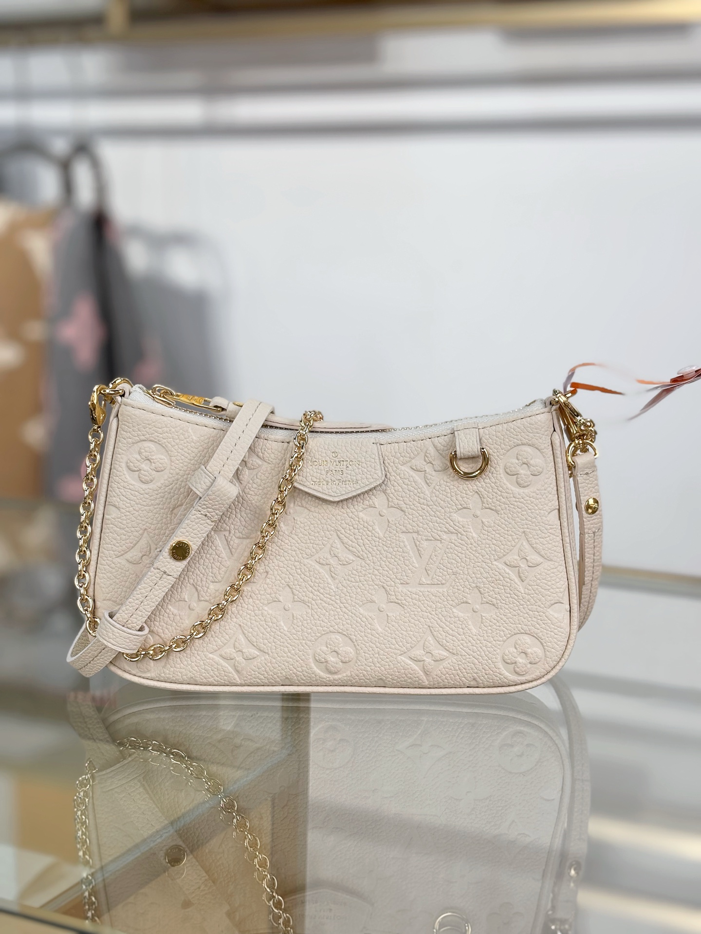 Louis Vuitton Basic Bag White M-s