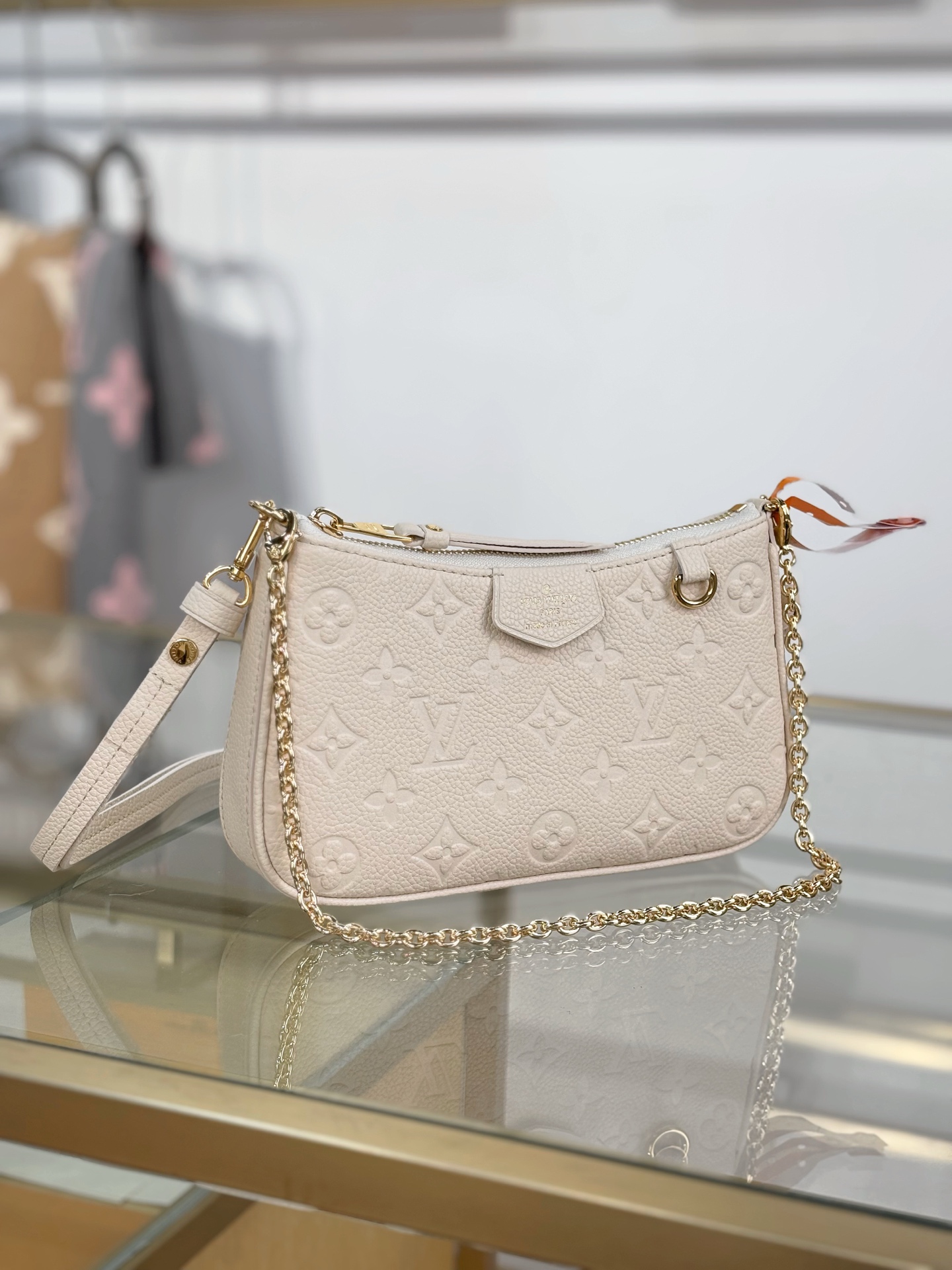 Louis Vuitton Basic Bag White M-s