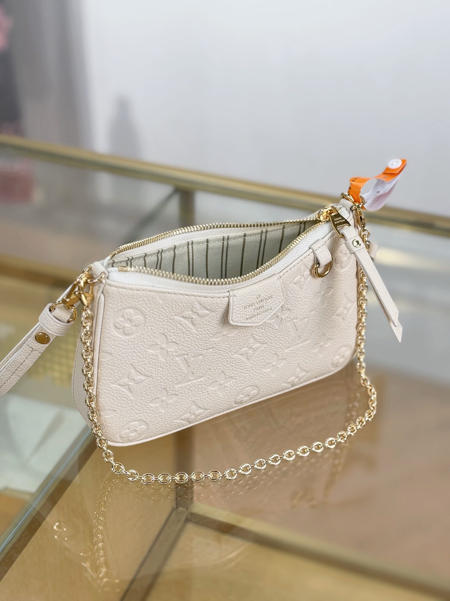 Louis Vuitton Basic Bag White M-s