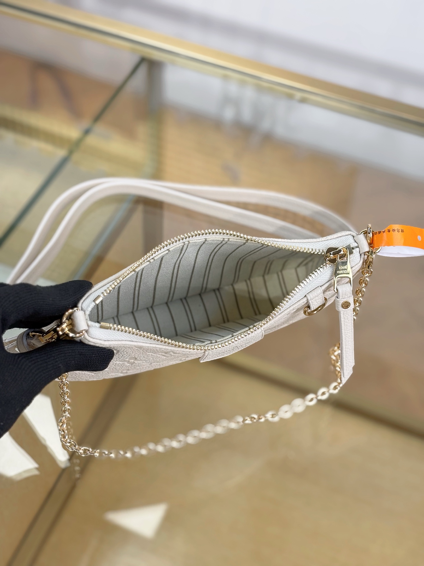 Louis Vuitton Basic Bag White M-s