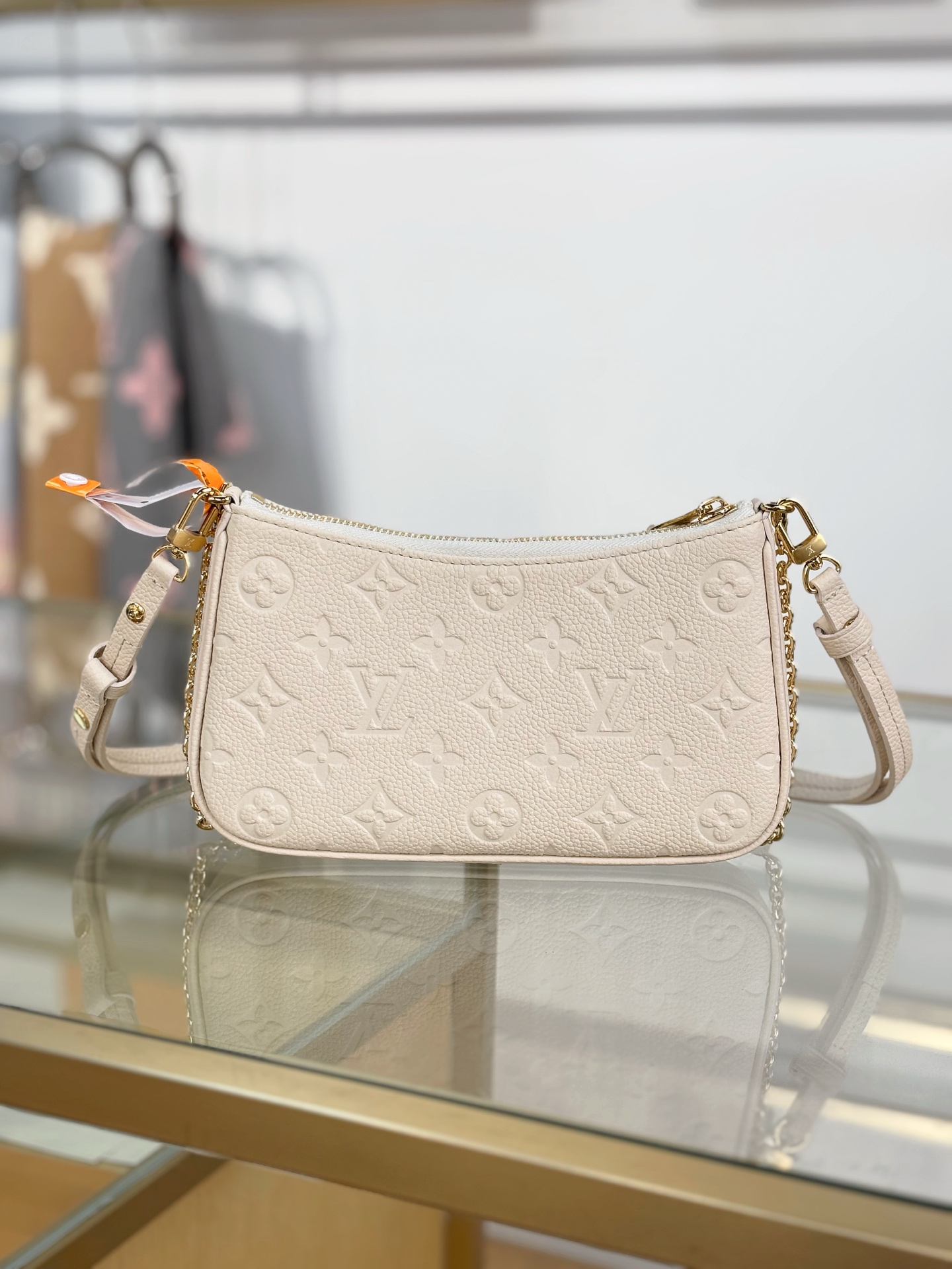 Louis Vuitton Basic Bag White M-s