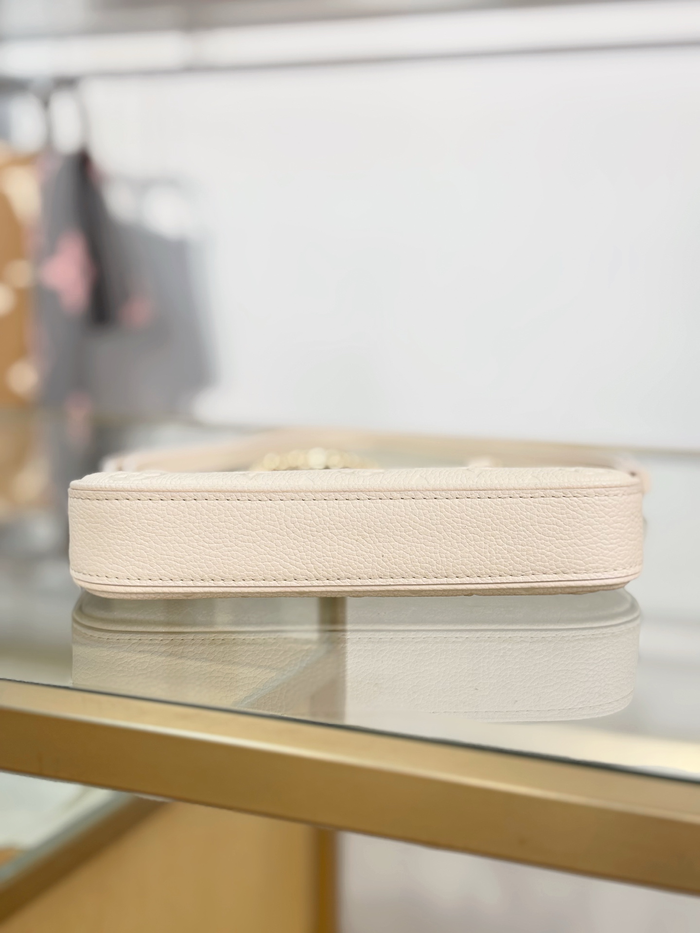 Louis Vuitton Basic Bag White M-s