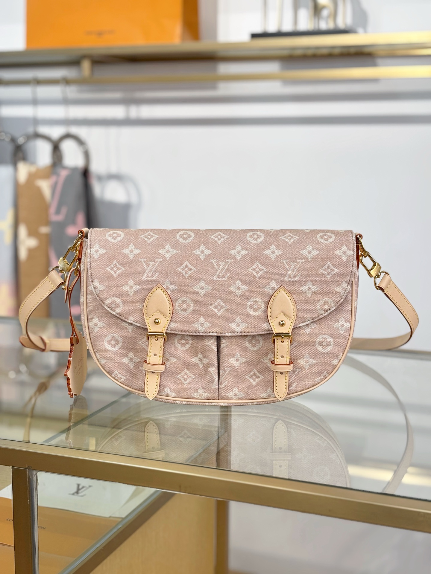 Louis Vuitton Basic Bag M-s