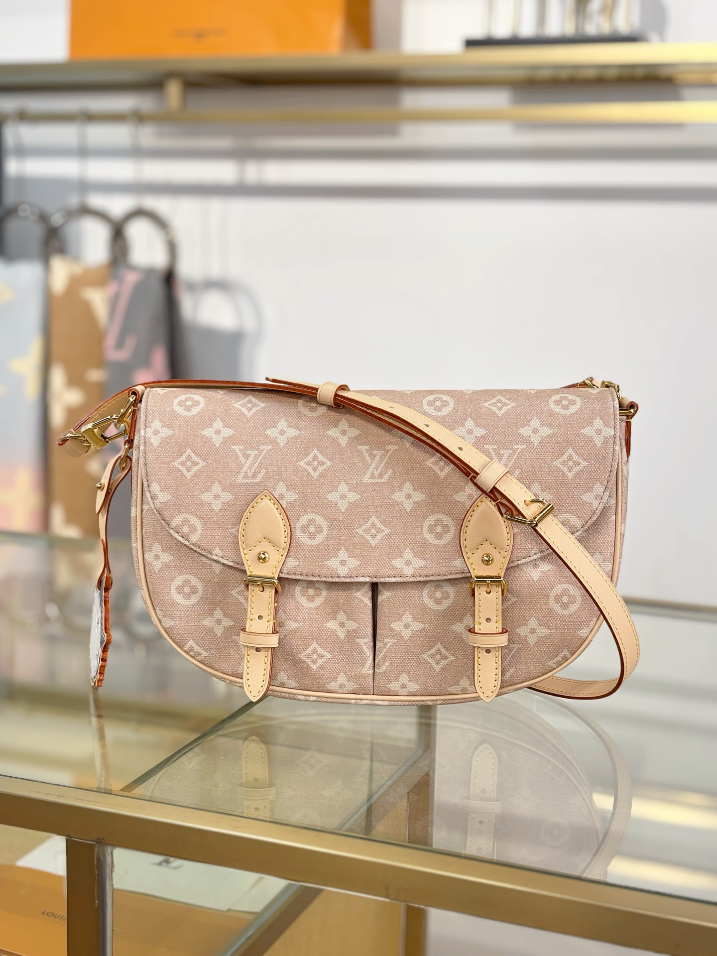 Louis Vuitton Basic Bag M-s