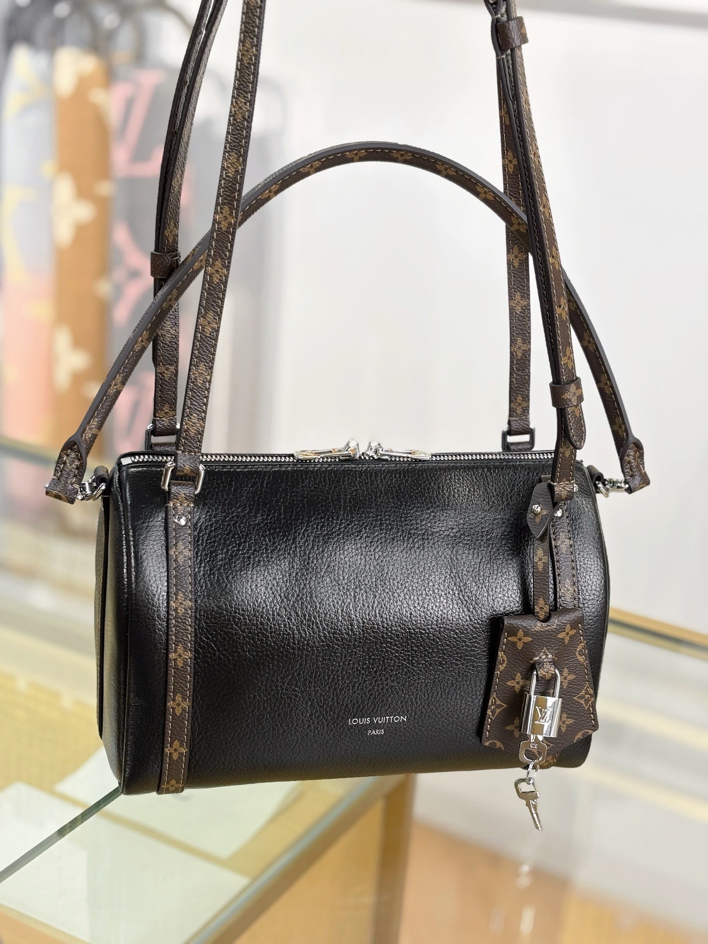 Louis Vuitton Basic Bag M-s