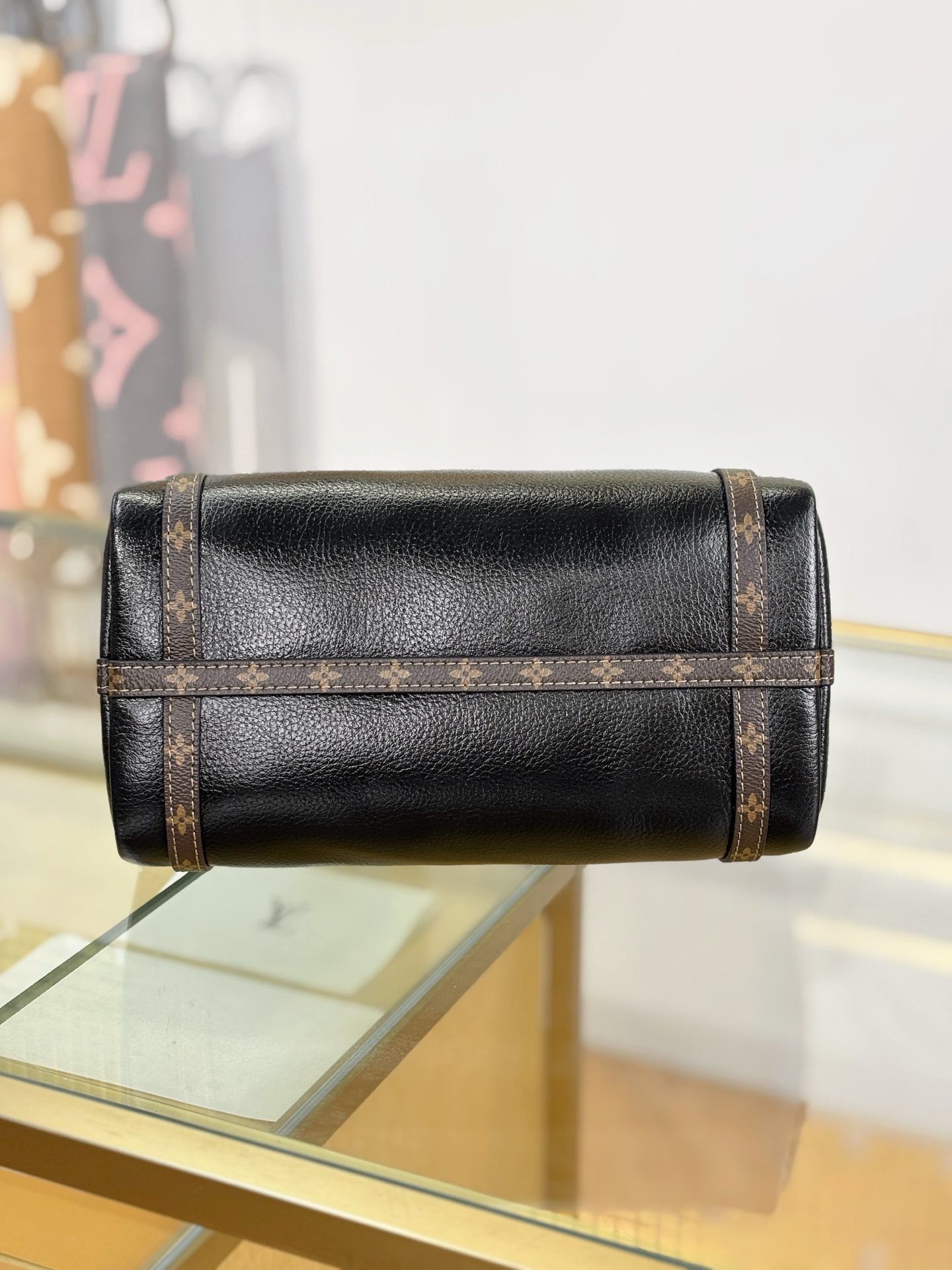 Louis Vuitton Basic Bag M-s