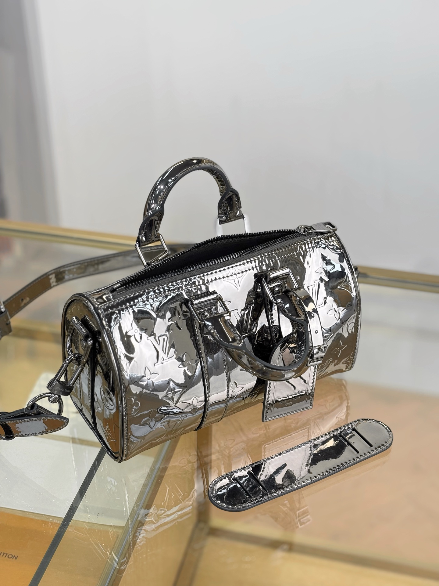 Louis Vuitton Basic Bag Silver 11cm-m-l