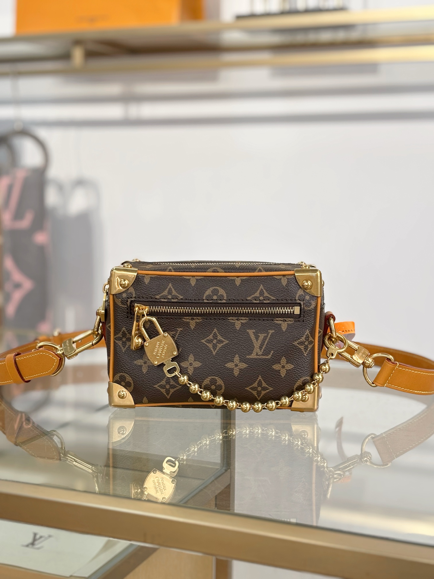 Louis Vuitton Basic Bag M-s