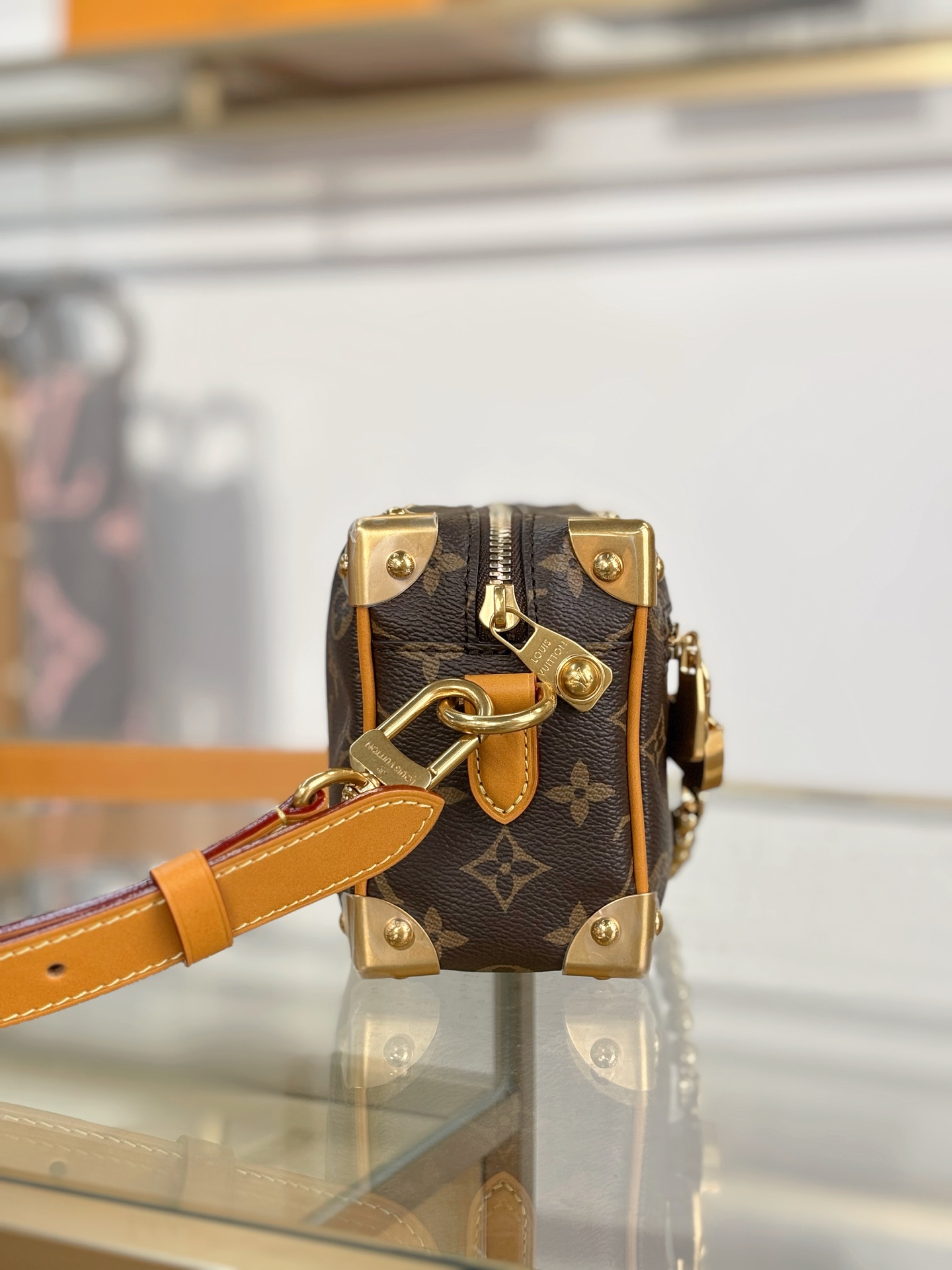 Louis Vuitton Basic Bag M-s