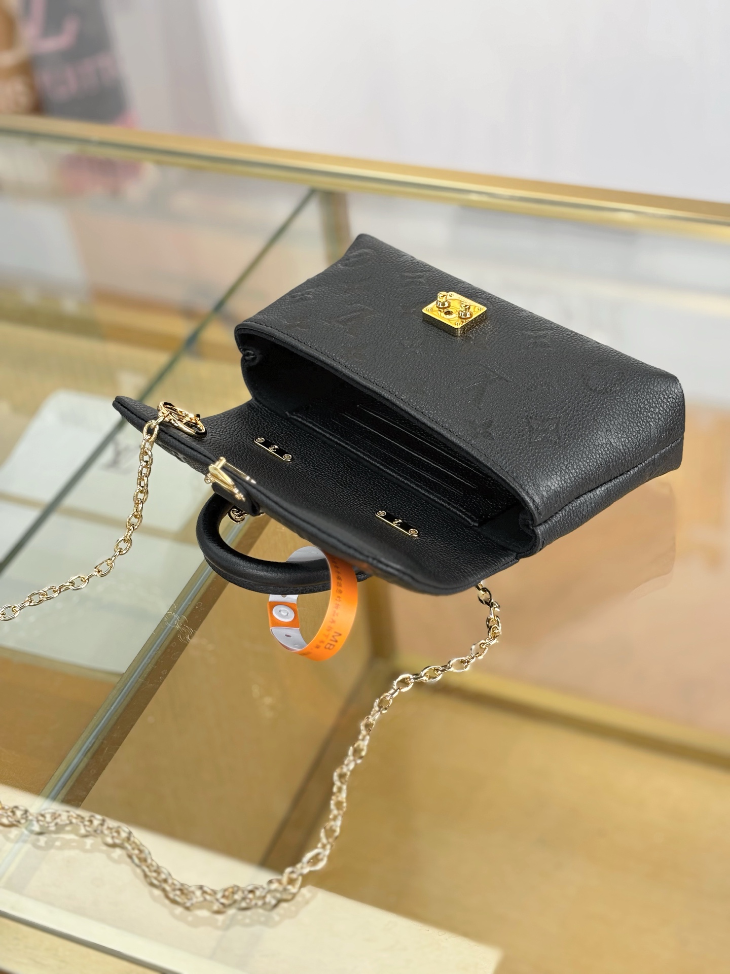 Louis Vuitton Basic Bag Black M-l