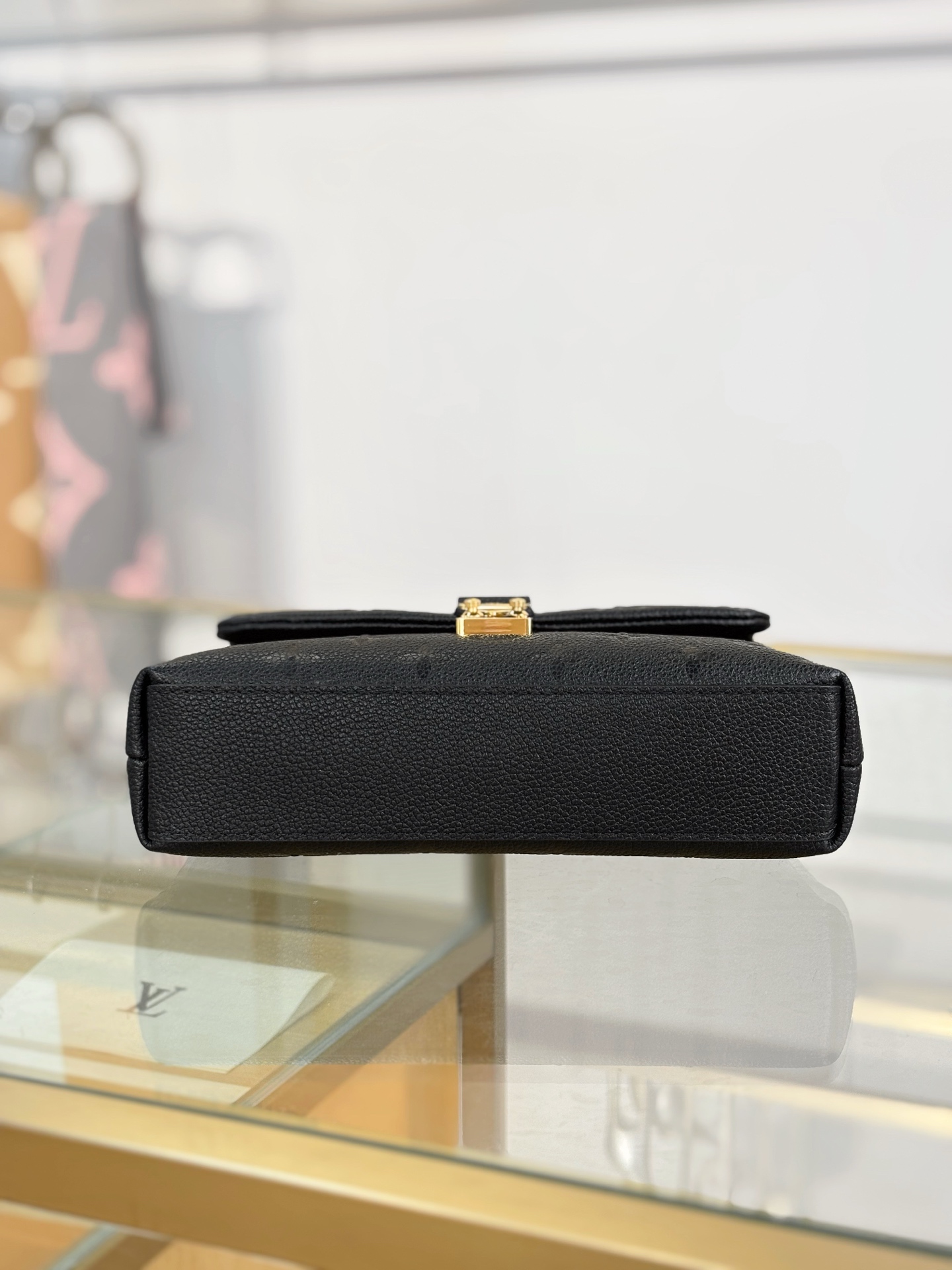 Louis Vuitton Basic Bag Black M-l